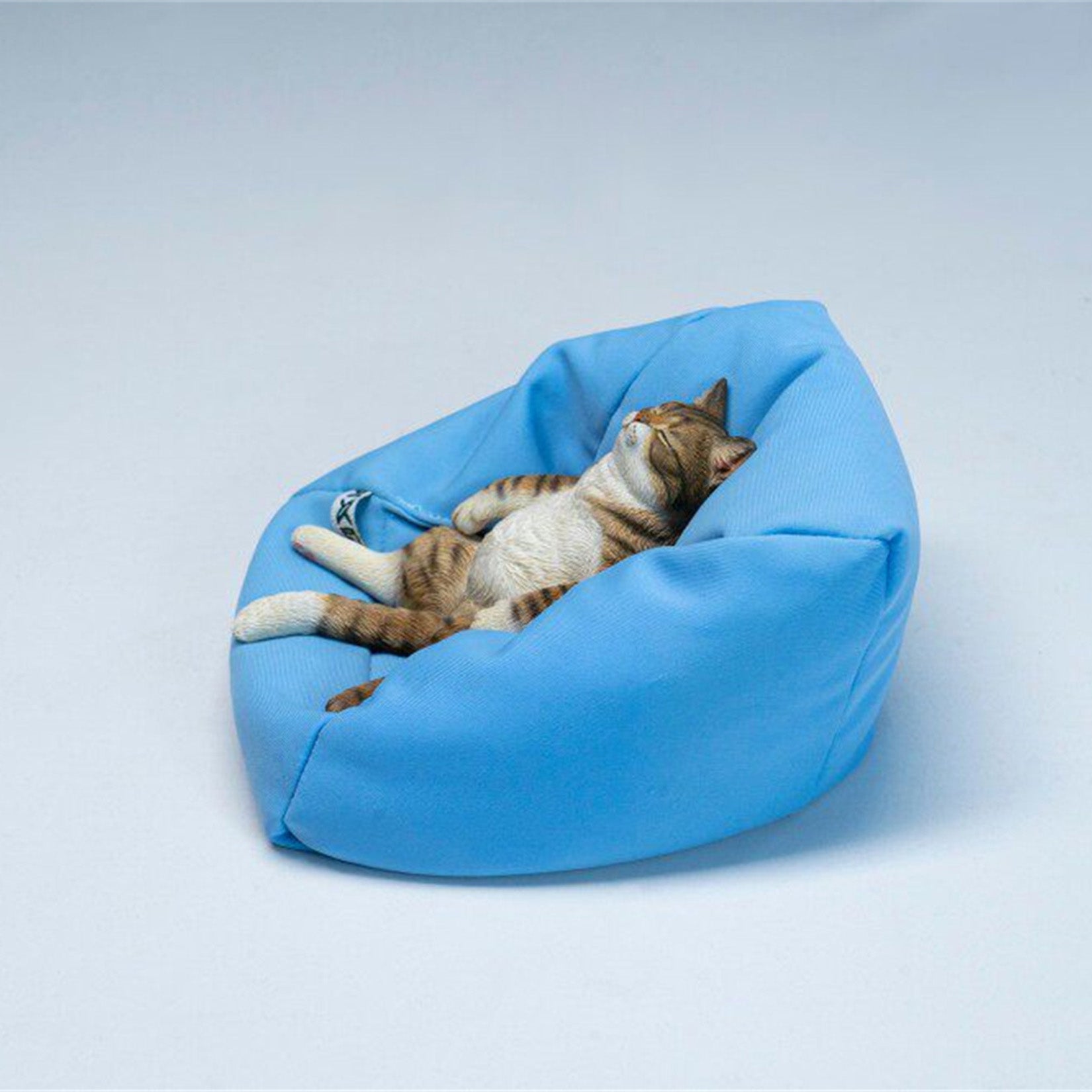 JXK Studio Lazy Cat on the Sofa Model