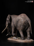 De CLAY Studio African Bush Elephant Scene Statue