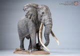 De CLAY Studio African Bush Elephant Scene Statue