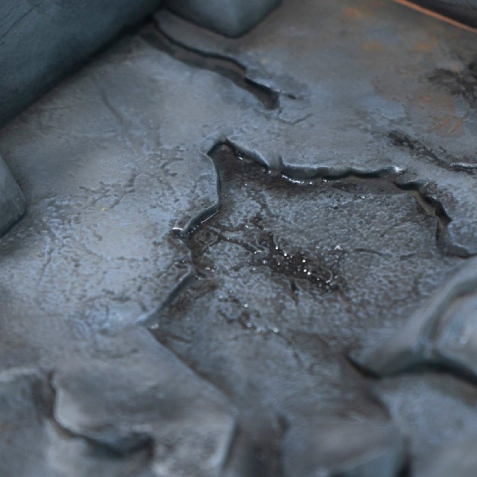 MMMTOYS 1:12 Scale Ruined Wall Outpost Model
