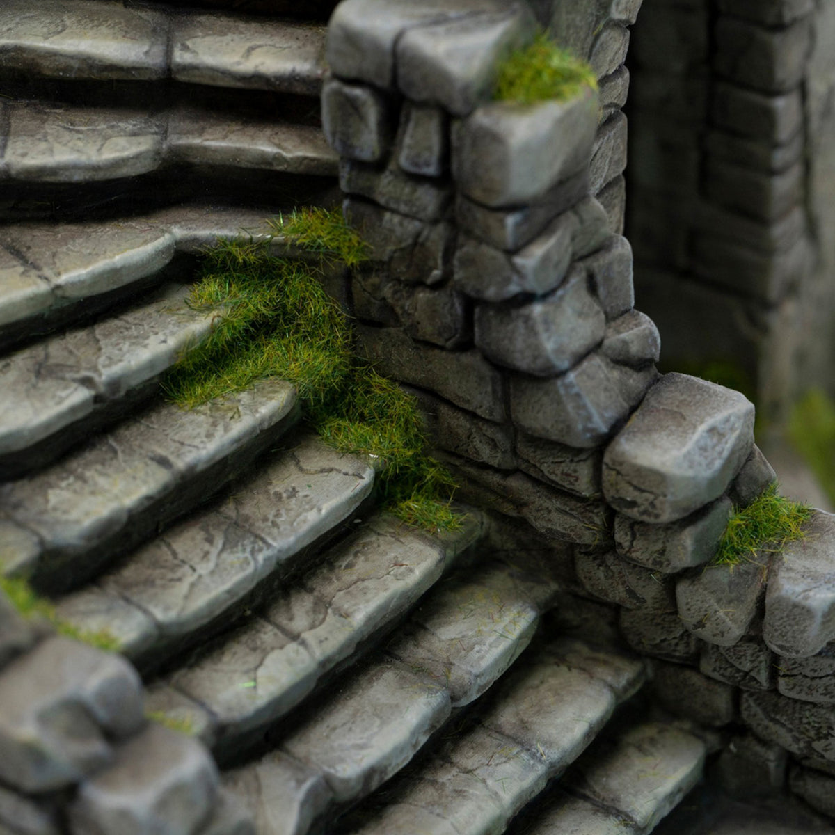 MMMTOYS 1: 18 Scale Ruins Tower of Disorder Model