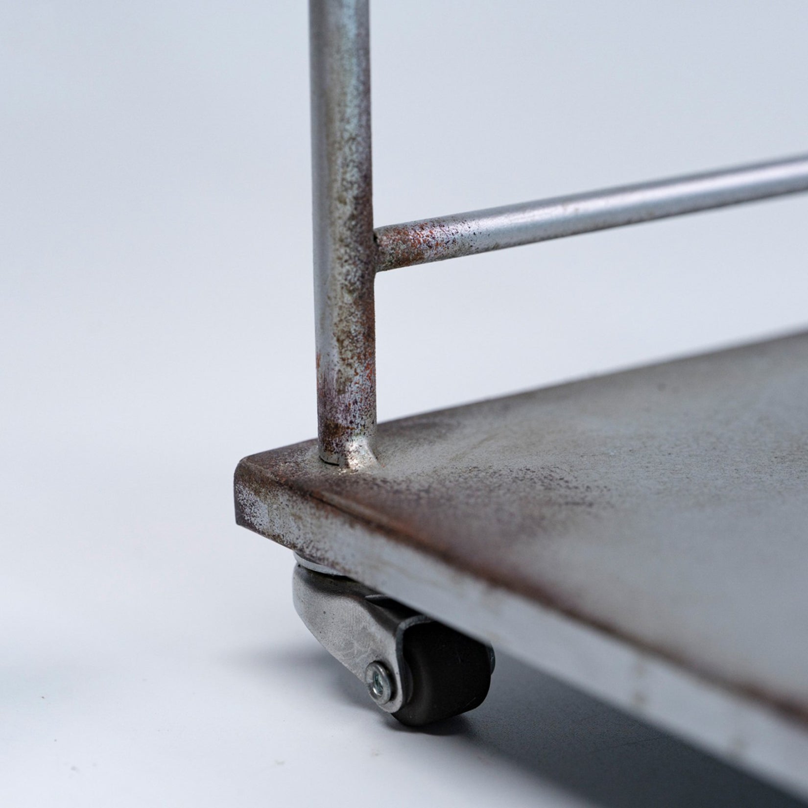 MMMTOYS Studio 1:6 Scale Flatbed Trolley Figurine