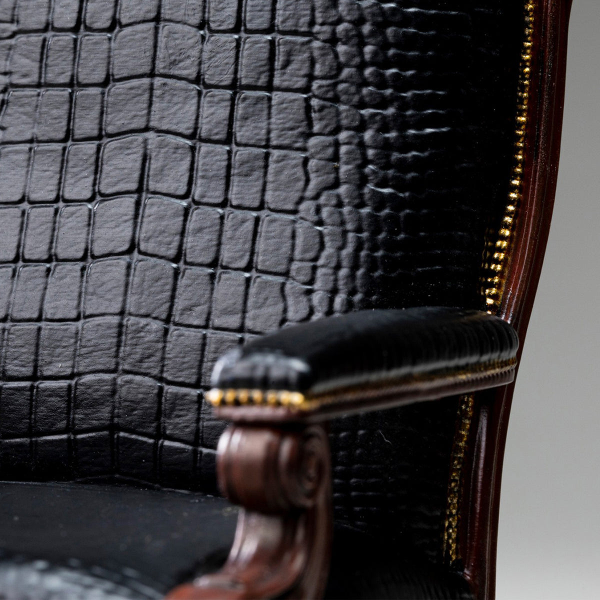 MMMTOYS Studio 1:12 Scale Black Croc Gentleman Armchair Model