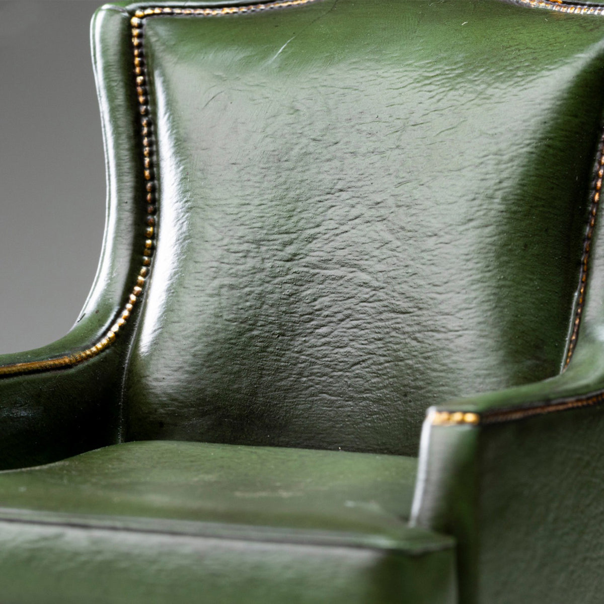 MMMTOYS Studio 1:12 Scale Dark Green Club Armchair Model