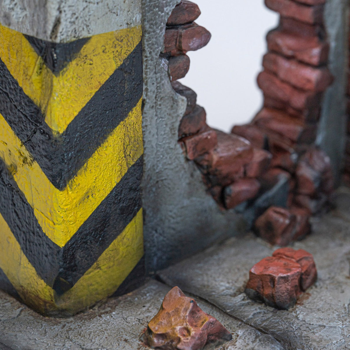 MMMTOYS 1/12 Scale Ruined Walls Along The Street Scene Decor