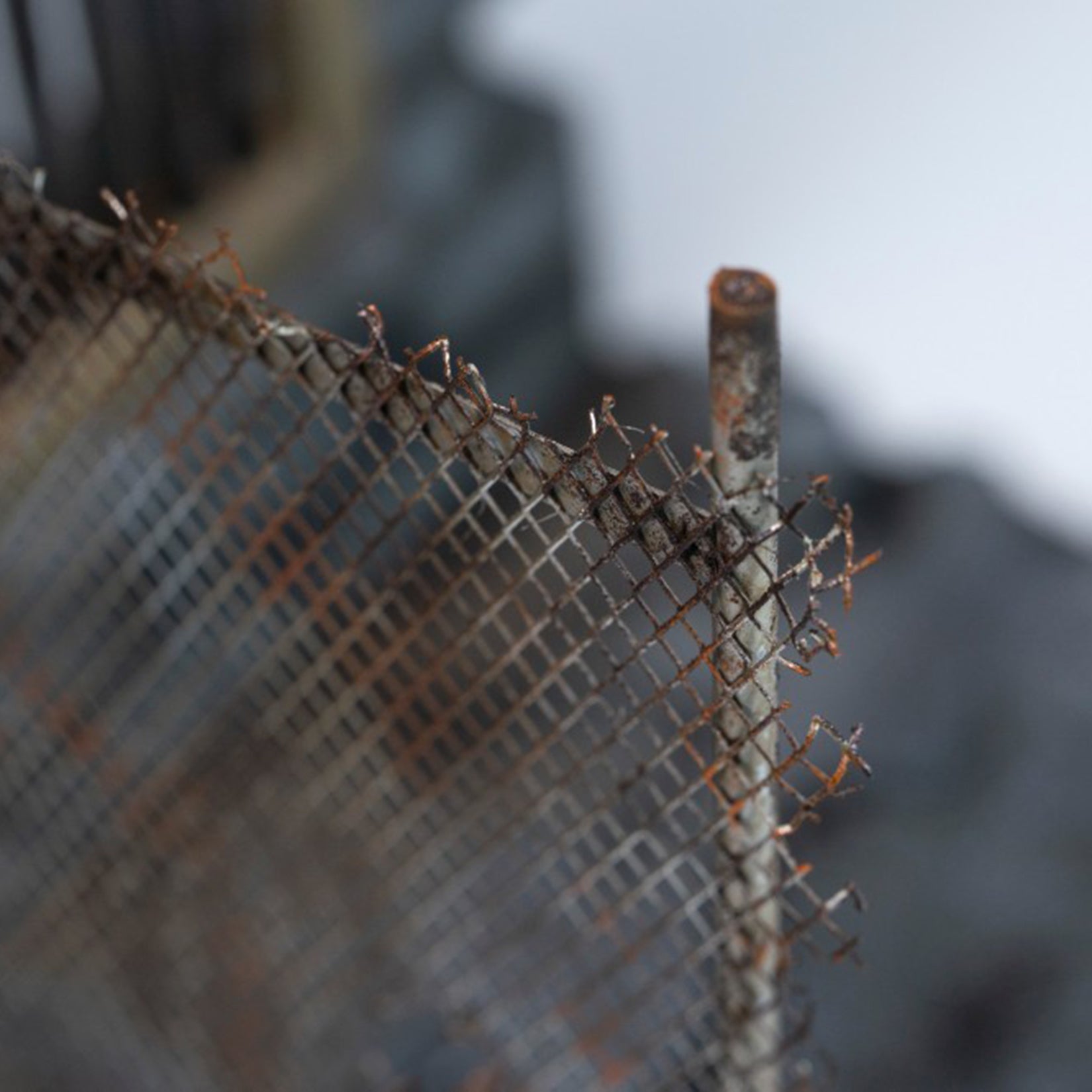MMMTOYS 1:12 Scale Ruined Wall Outpost Model