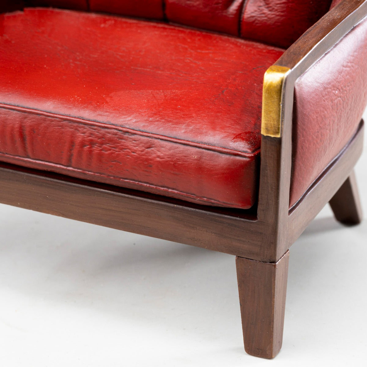 MMMTOYS Studio 1:12 Scale Red Chesterfield Armchair Model