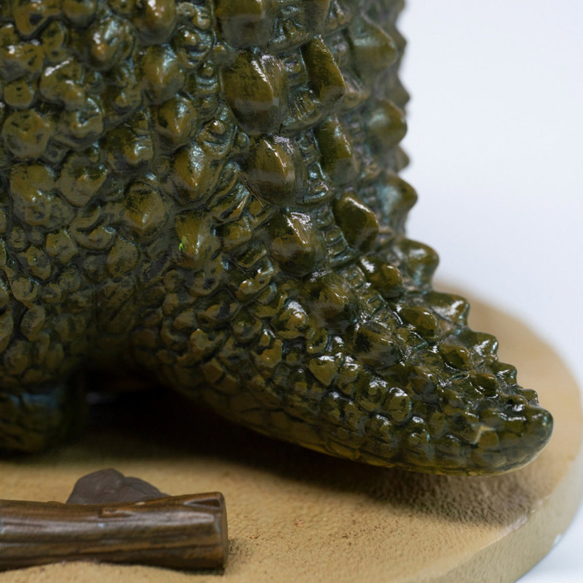 JXK Realistic Swamp Crocodile Resin Reptile Animal Statue