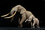 De CLAY Studio African Elephant battling bulls Statue