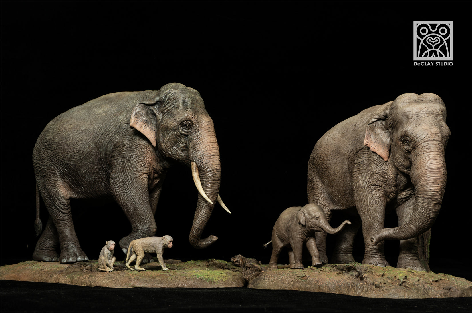 De CLAY Studio Asian Elephant Scene Statue