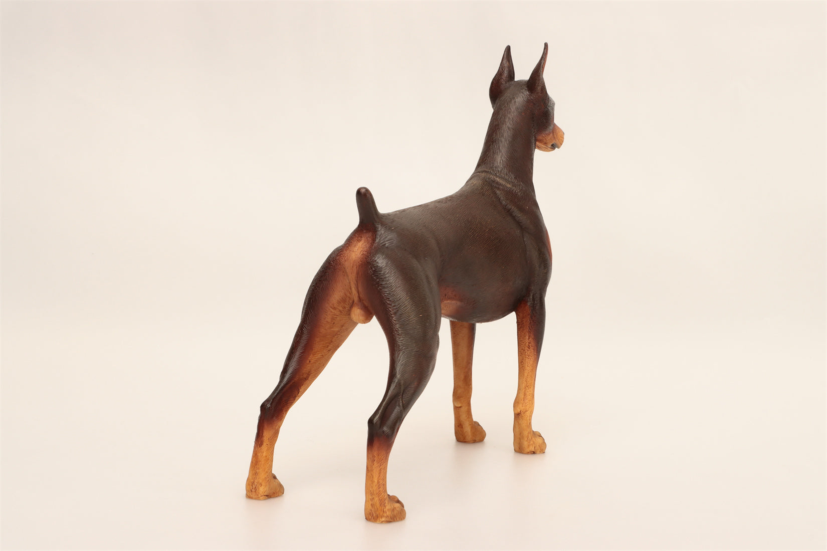 1/6 Dobermann Figure