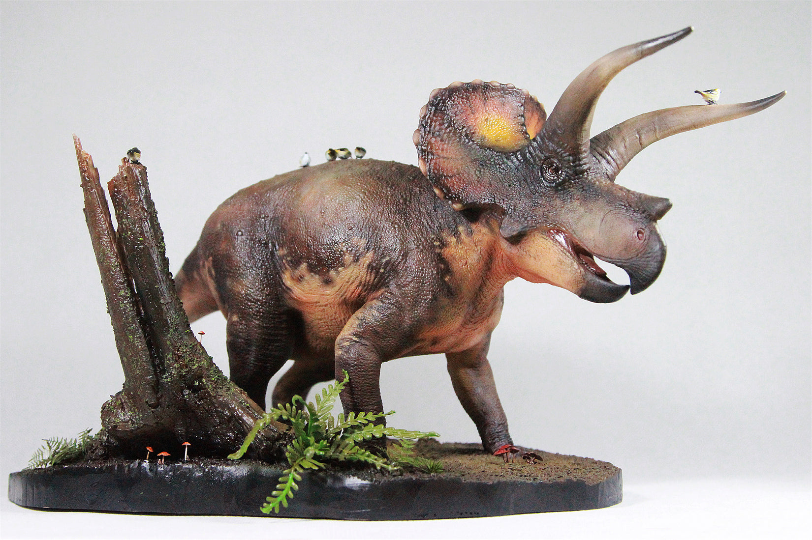 De CLAY Studio Triceratops prorsus Scene Statue Kit