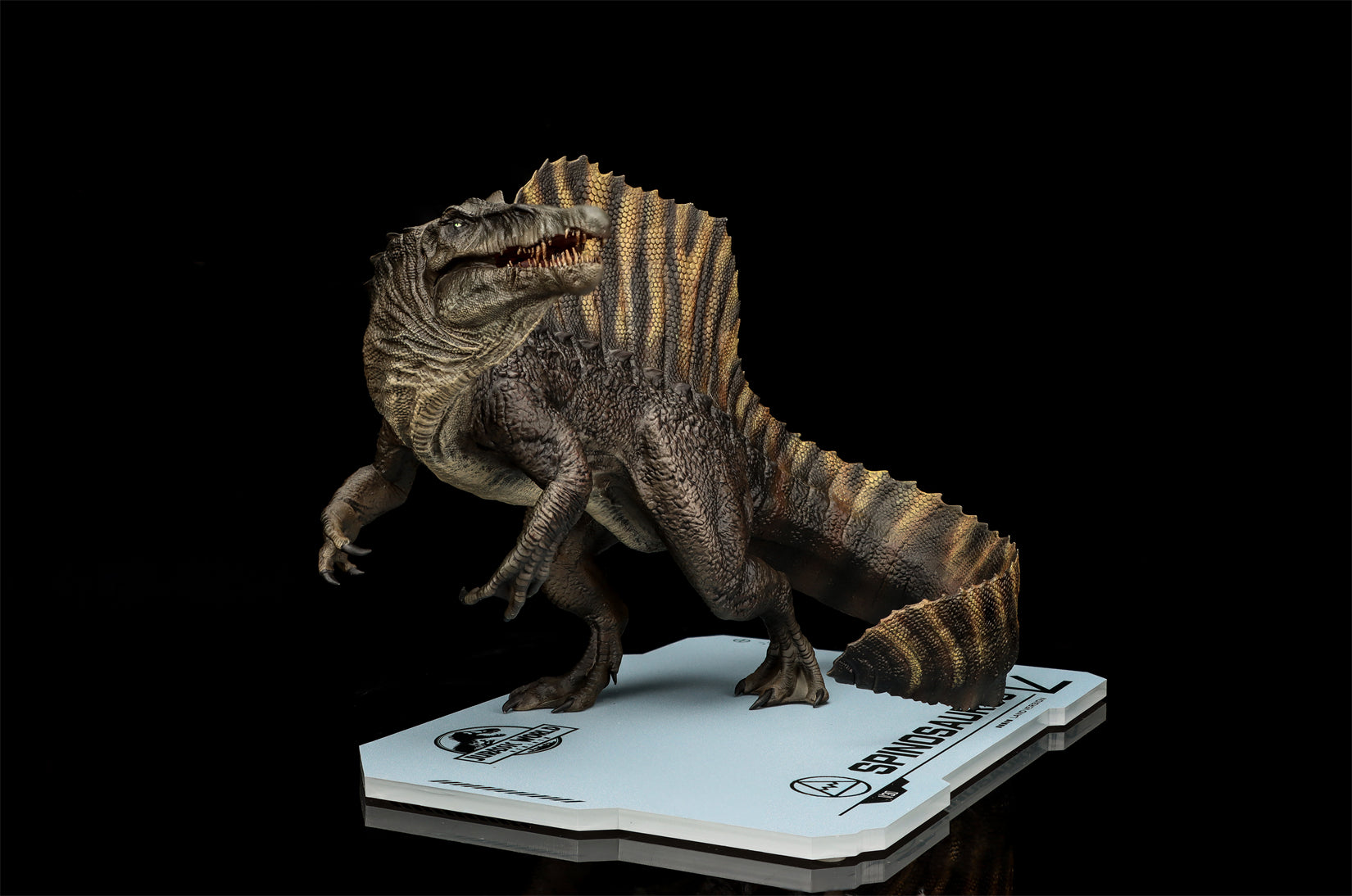 DINO DREAM 1:30 Scale Spinosaurus Stand Version Model