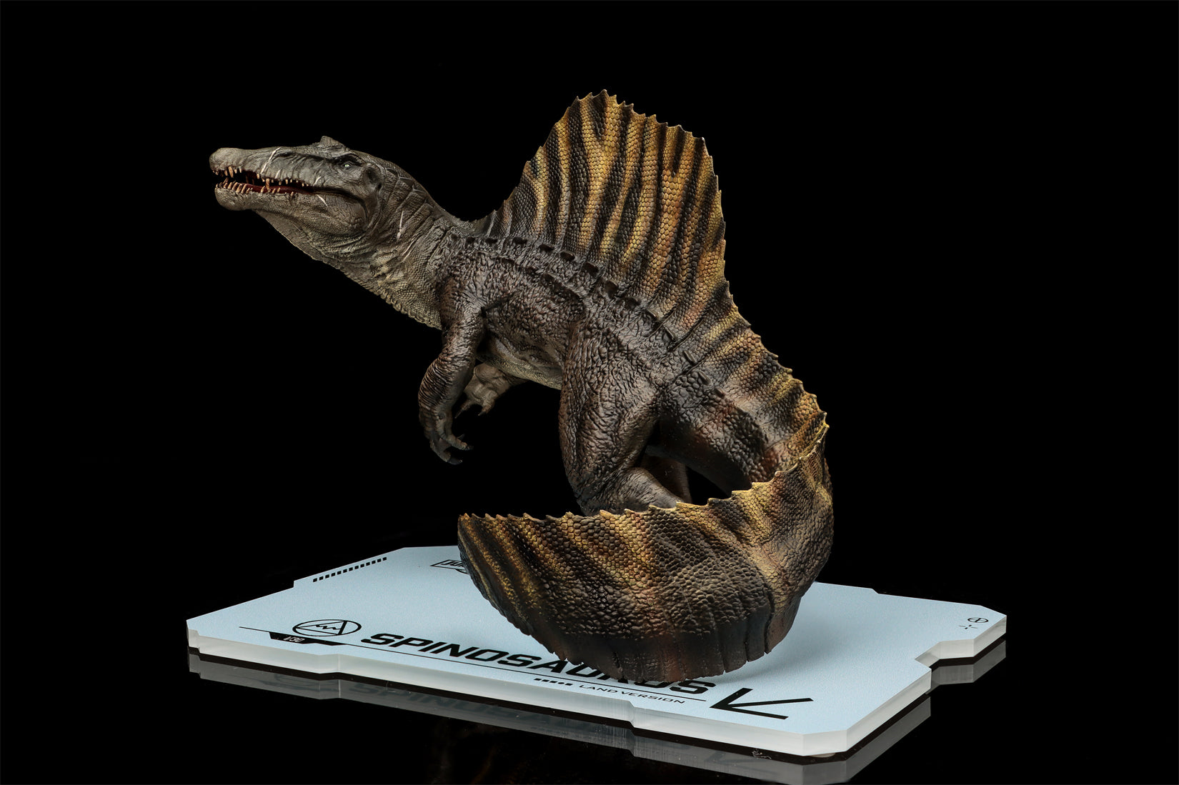 DINO DREAM 1:30 Scale Spinosaurus Stand Version Model