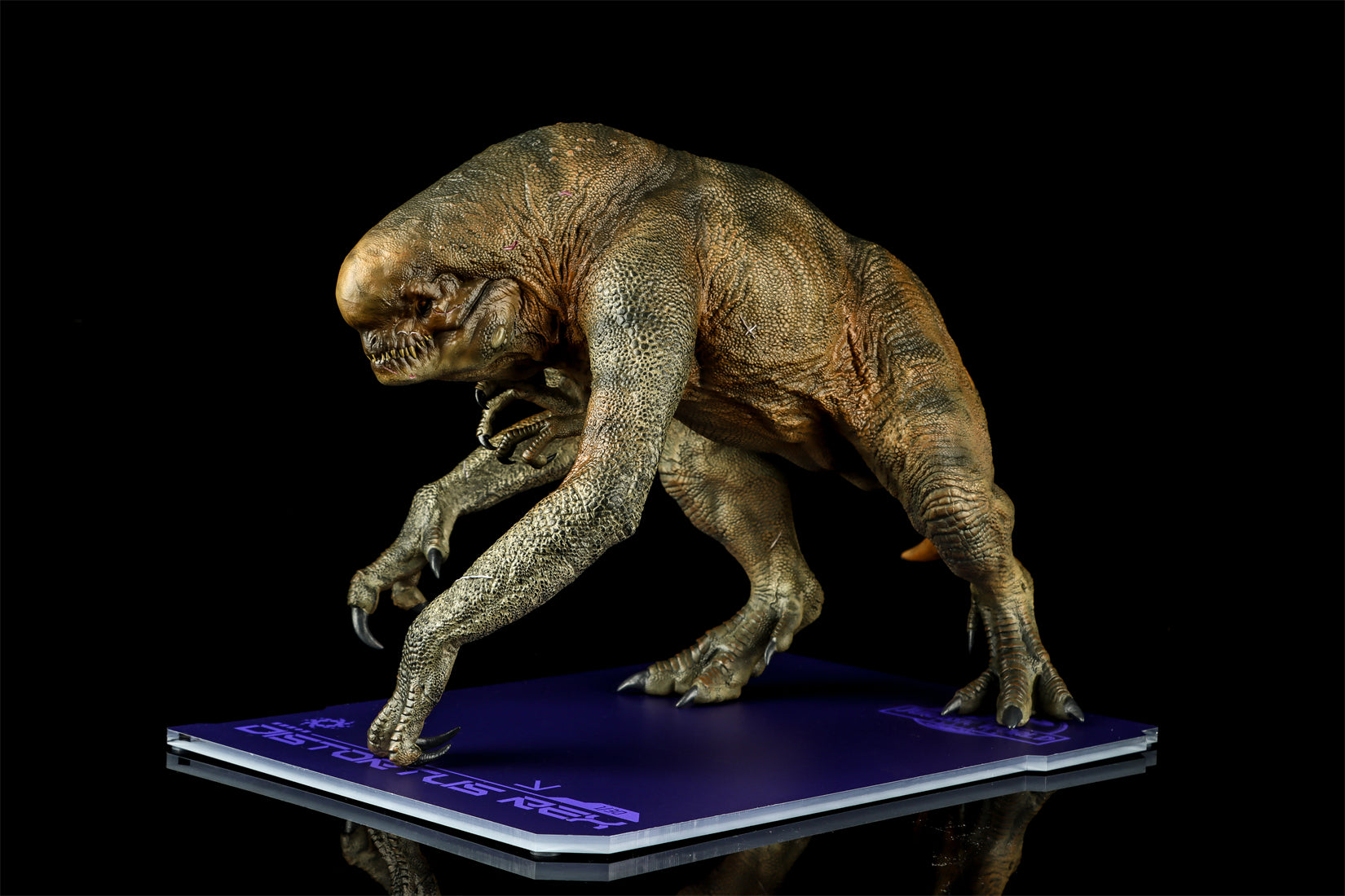 DINO DREAM 1:30 Scale Distortus Rex Model