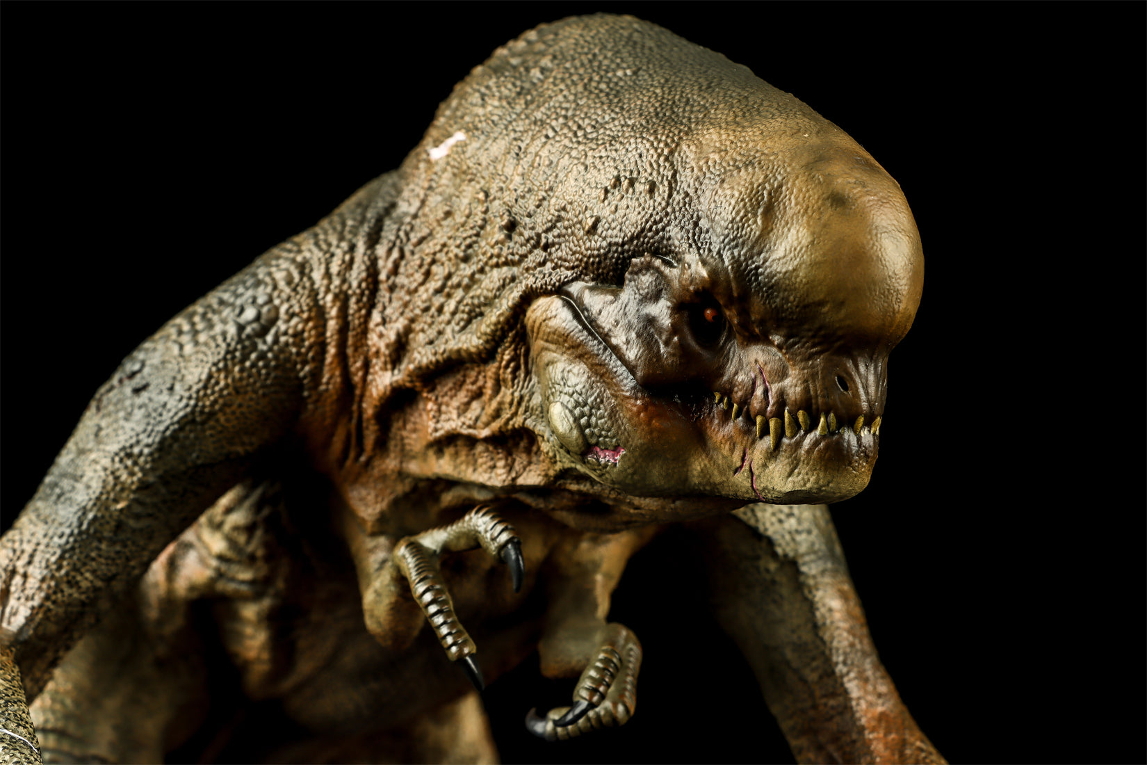 DINO DREAM 1:30 Scale Distortus Rex Model
