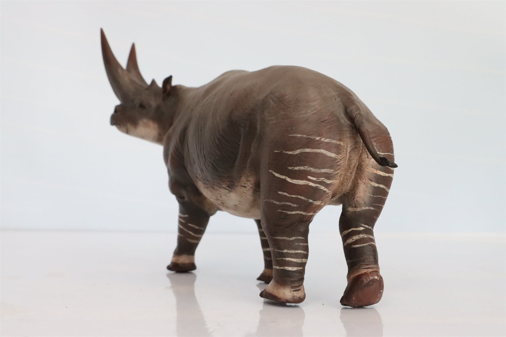 DINONE STUDIO 1/20 Arsinoitherium Statue Palaeoloxodon Model