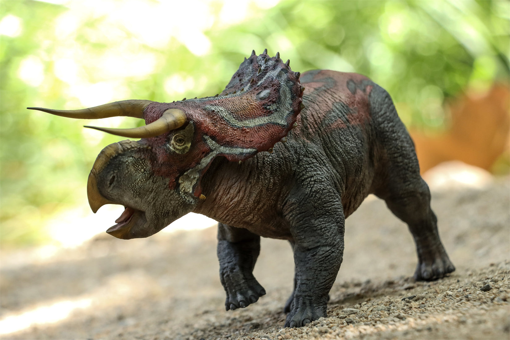 DINO DREAM 1:30 Scale Nasutoceratops Model