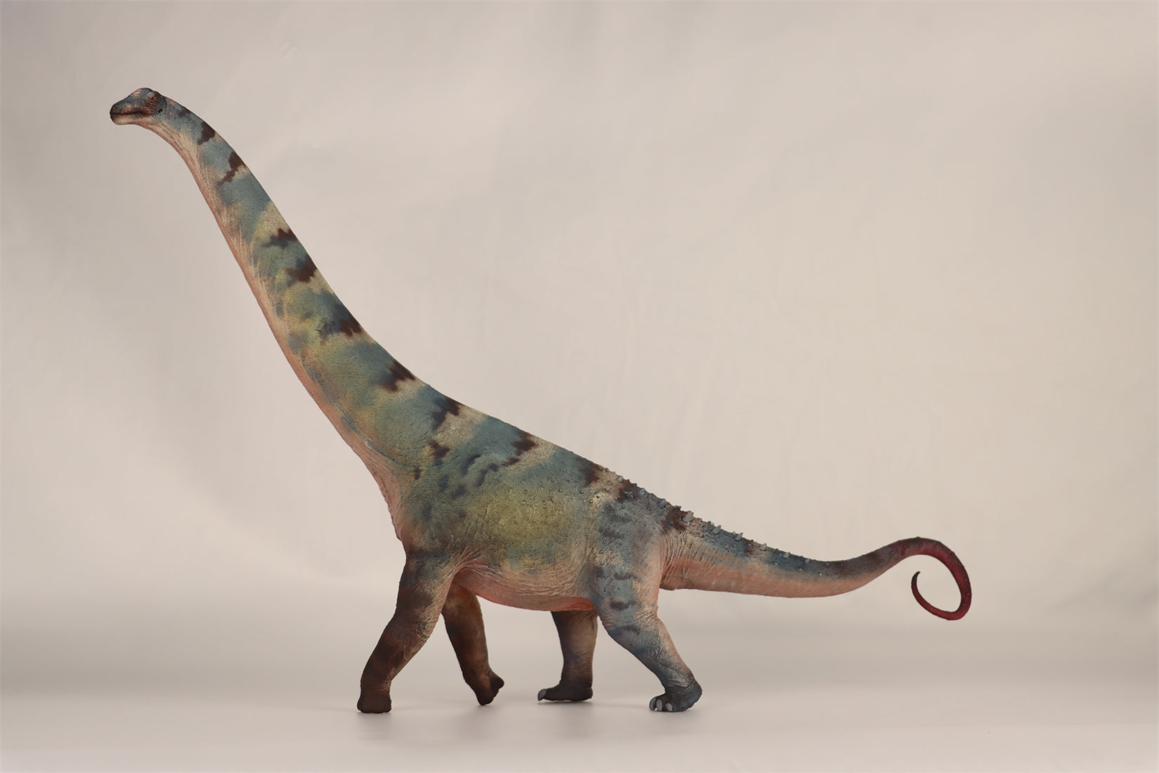 HAOLONGGOOD 1:35 Scale Alamosaurus Model