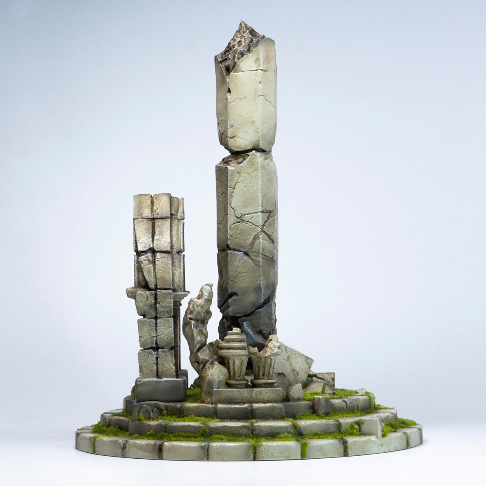 MMMTOYS 1:12 Scale Ruined Pillar Ruins Model