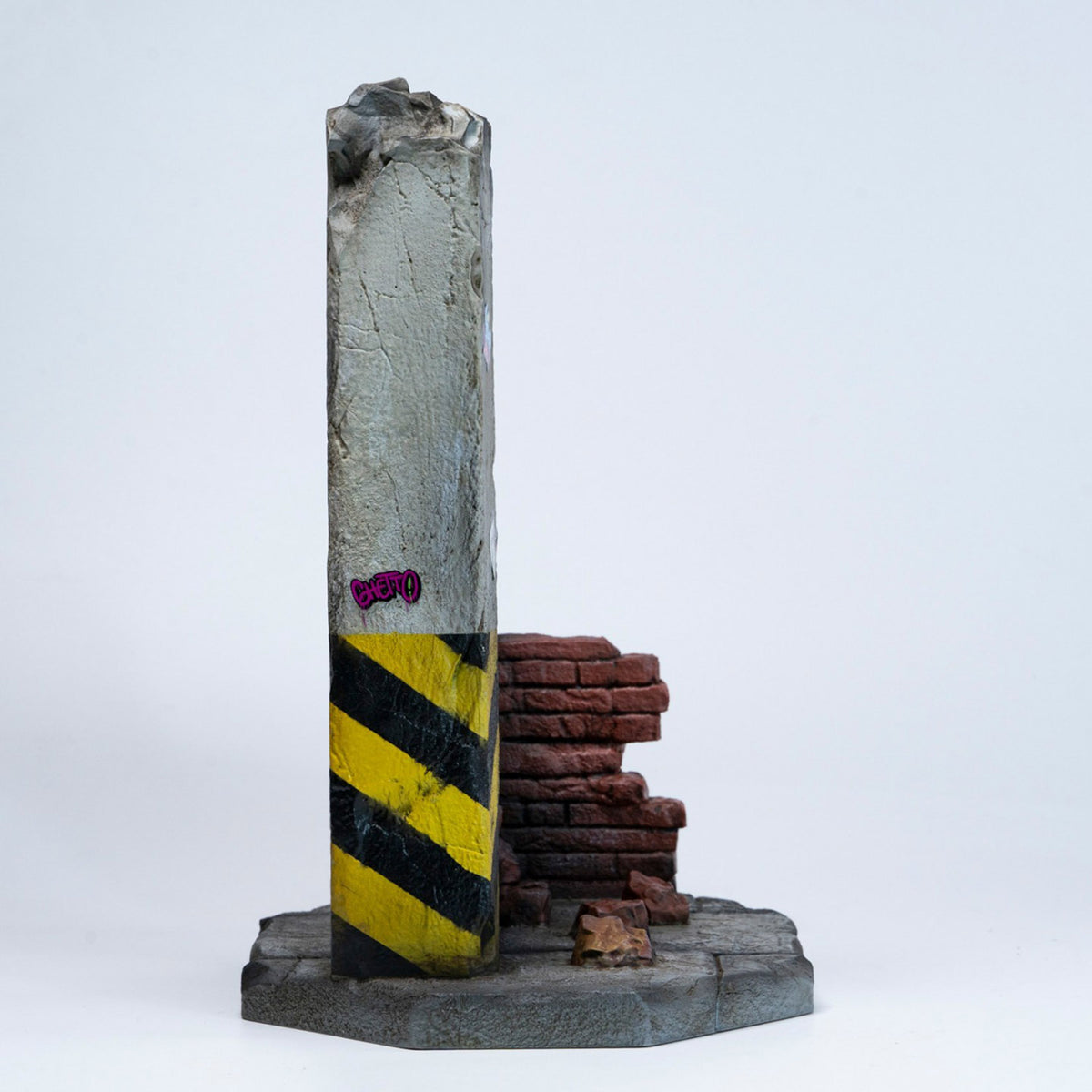 MMMTOYS 1/12 Scale Ruined Walls Along The Street Scene Decor