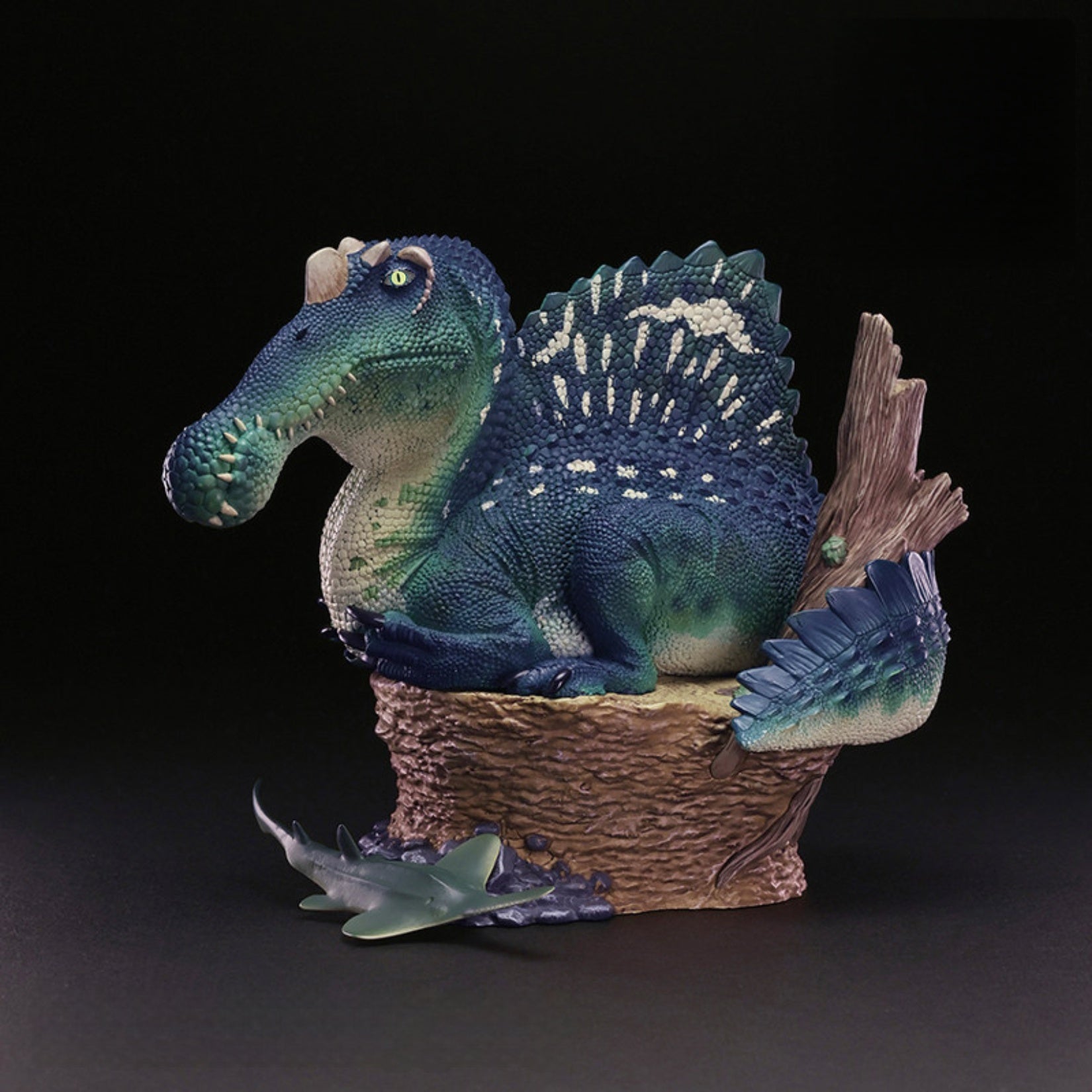 Animal Heavenly Body  Spinosaurus Figurine