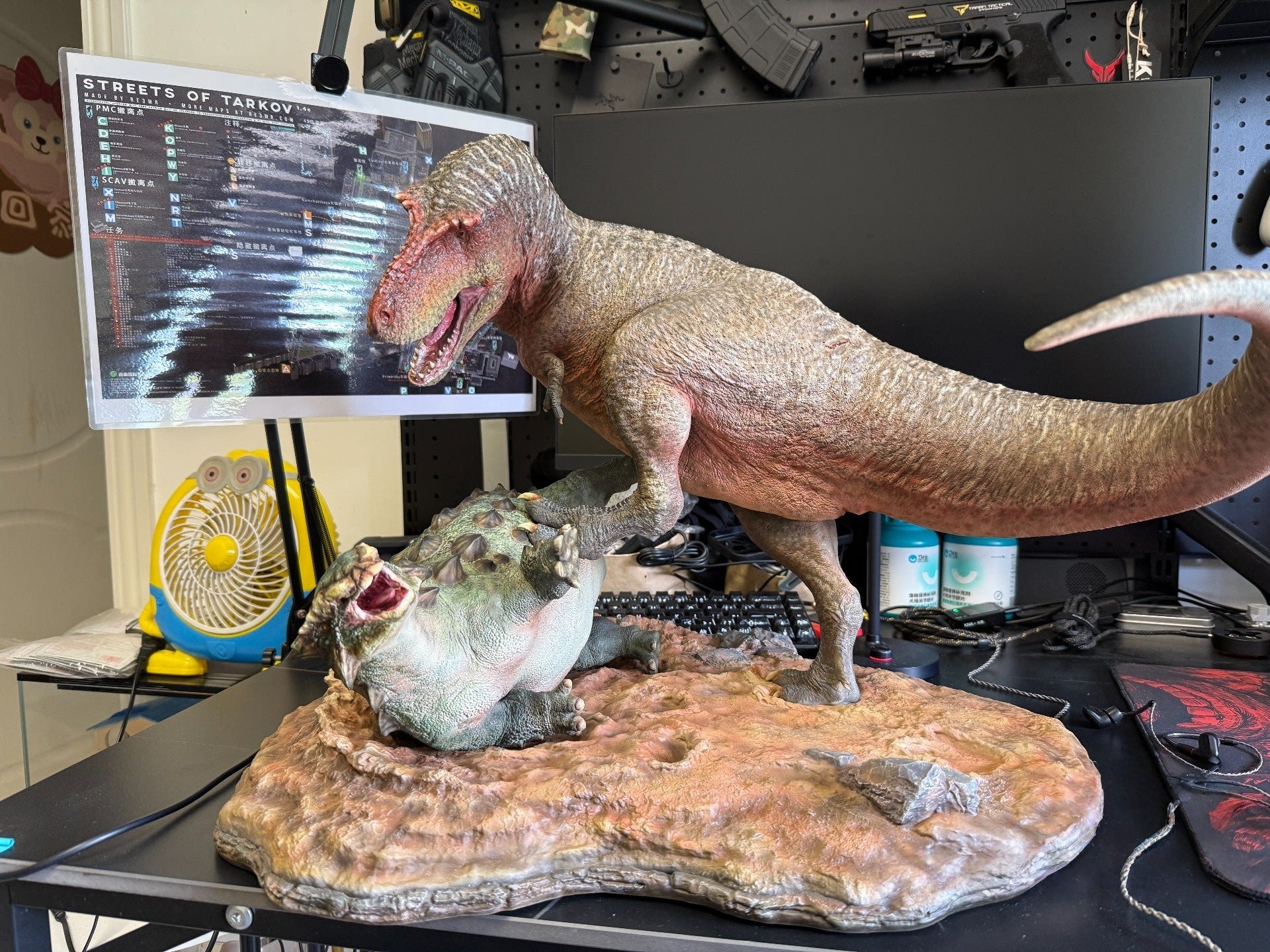 SHOWANNA 1:15 Scale Tyrannosaurus Rex VS Ankylosaurus SCENE STATUE USED