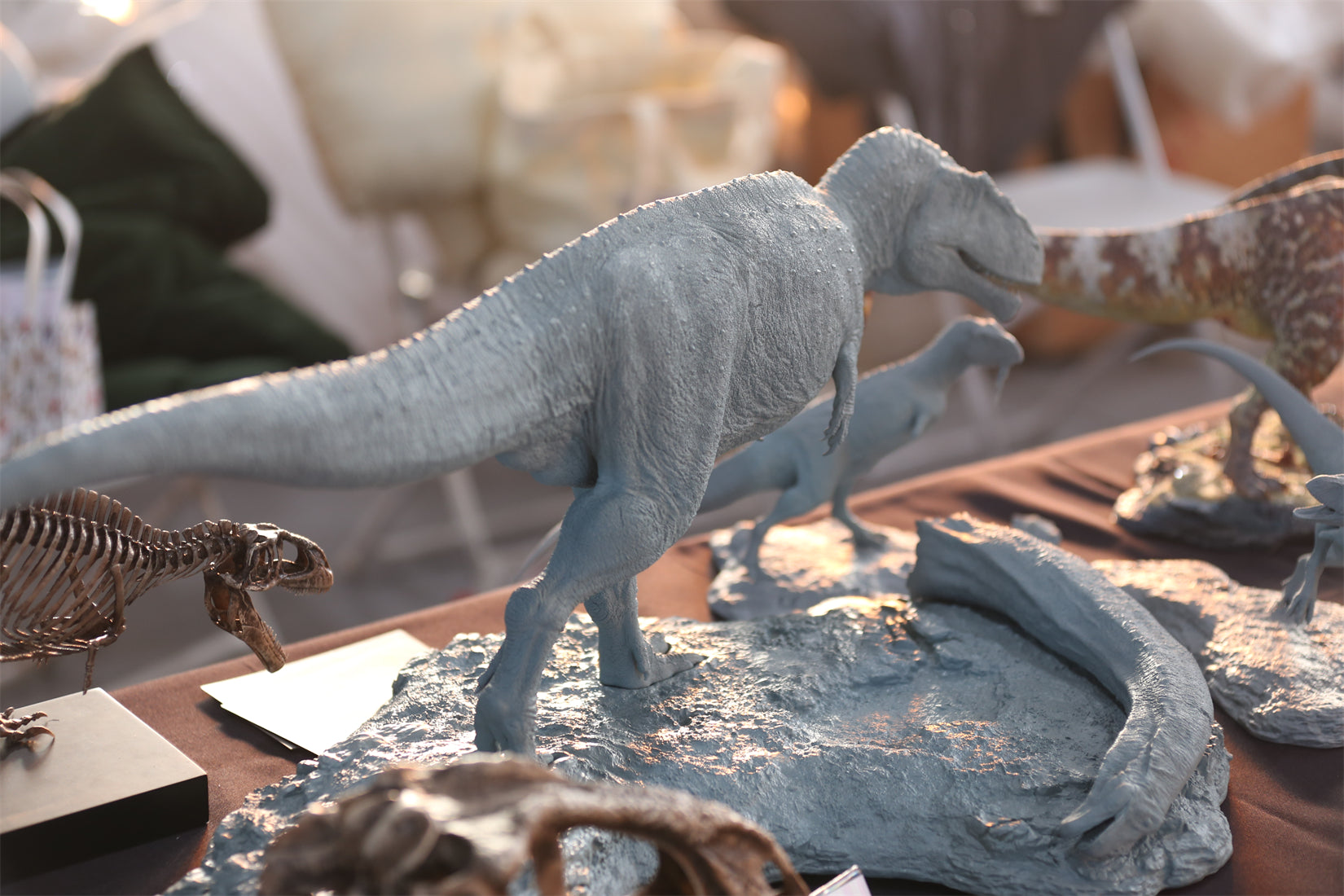 SHOWANNA 1:15 Scale Mapusaurus SCENE STATUE Painted Version