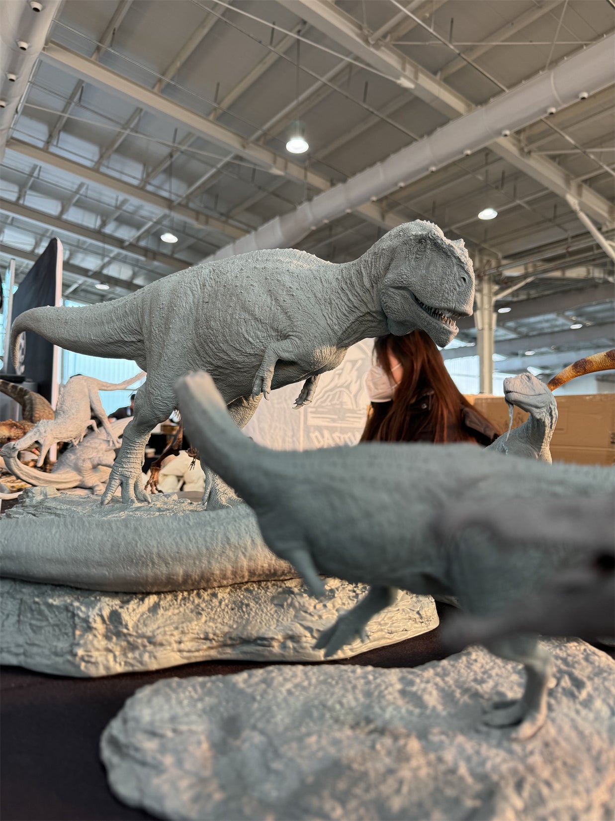SHOWANNA 1:15 Scale Mapusaurus SCENE STATUE