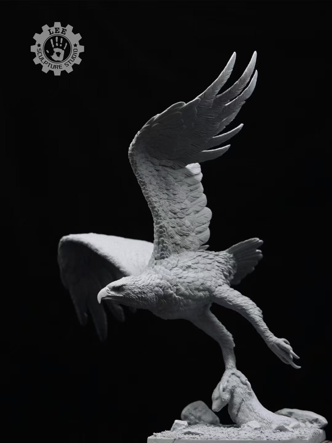 LEE Studio 1/10 Scale Martial Eagle Model