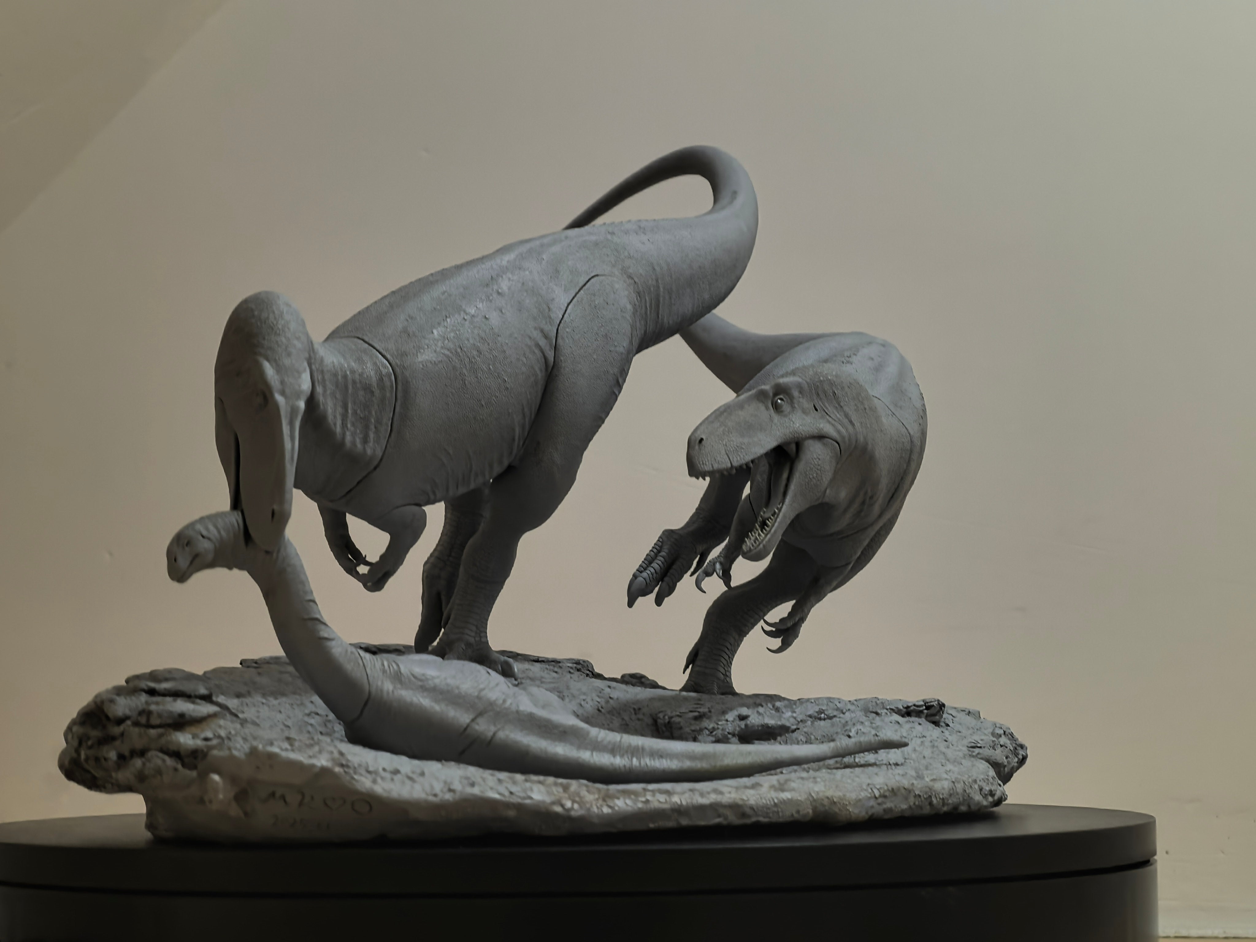 MK Studio 1:20 Scale Megalosaurus Pair Hunt Cetiosaurus Scene Statue