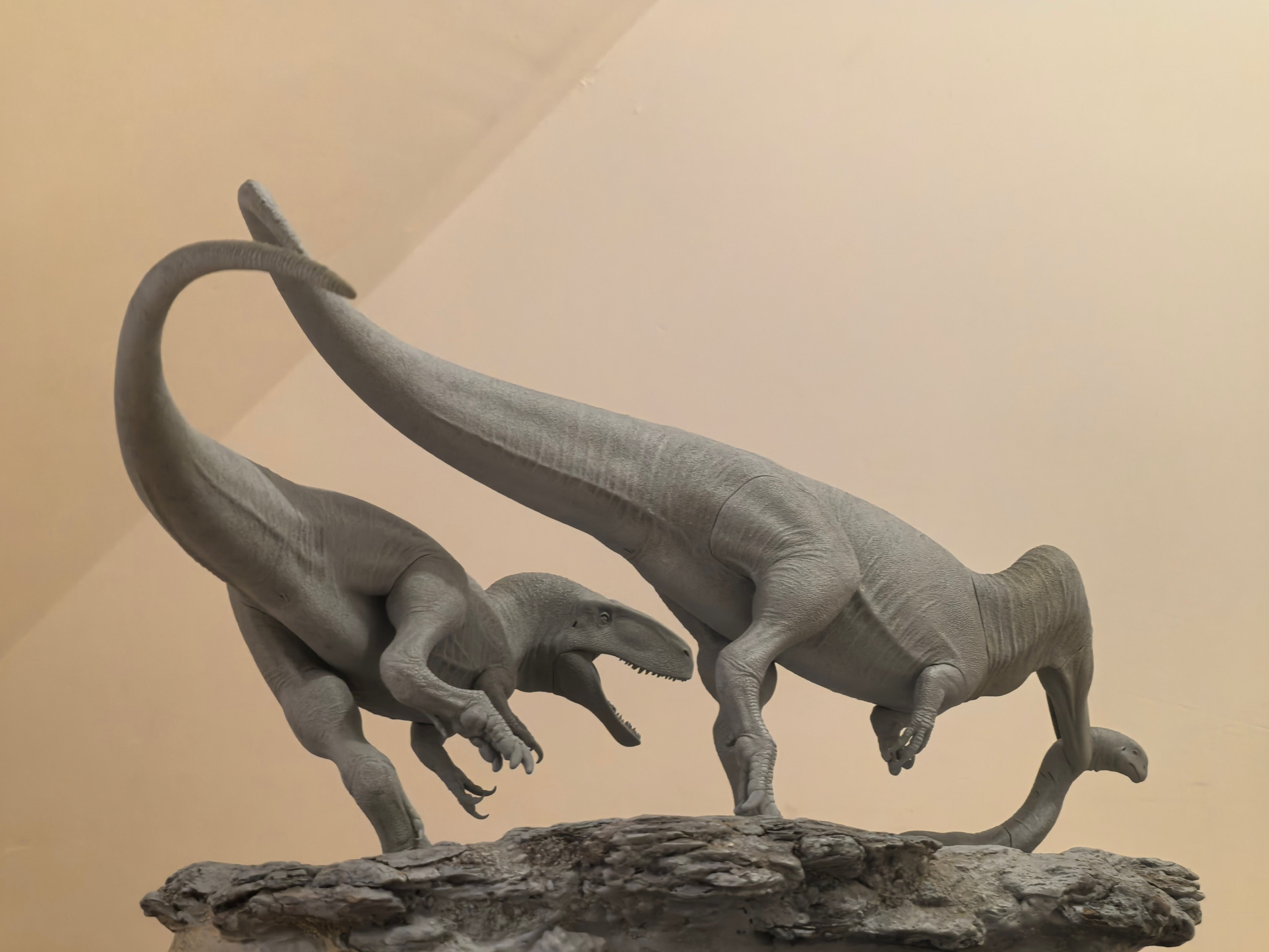 MK Studio 1:20 Scale Megalosaurus Pair Hunt Cetiosaurus Scene Statue