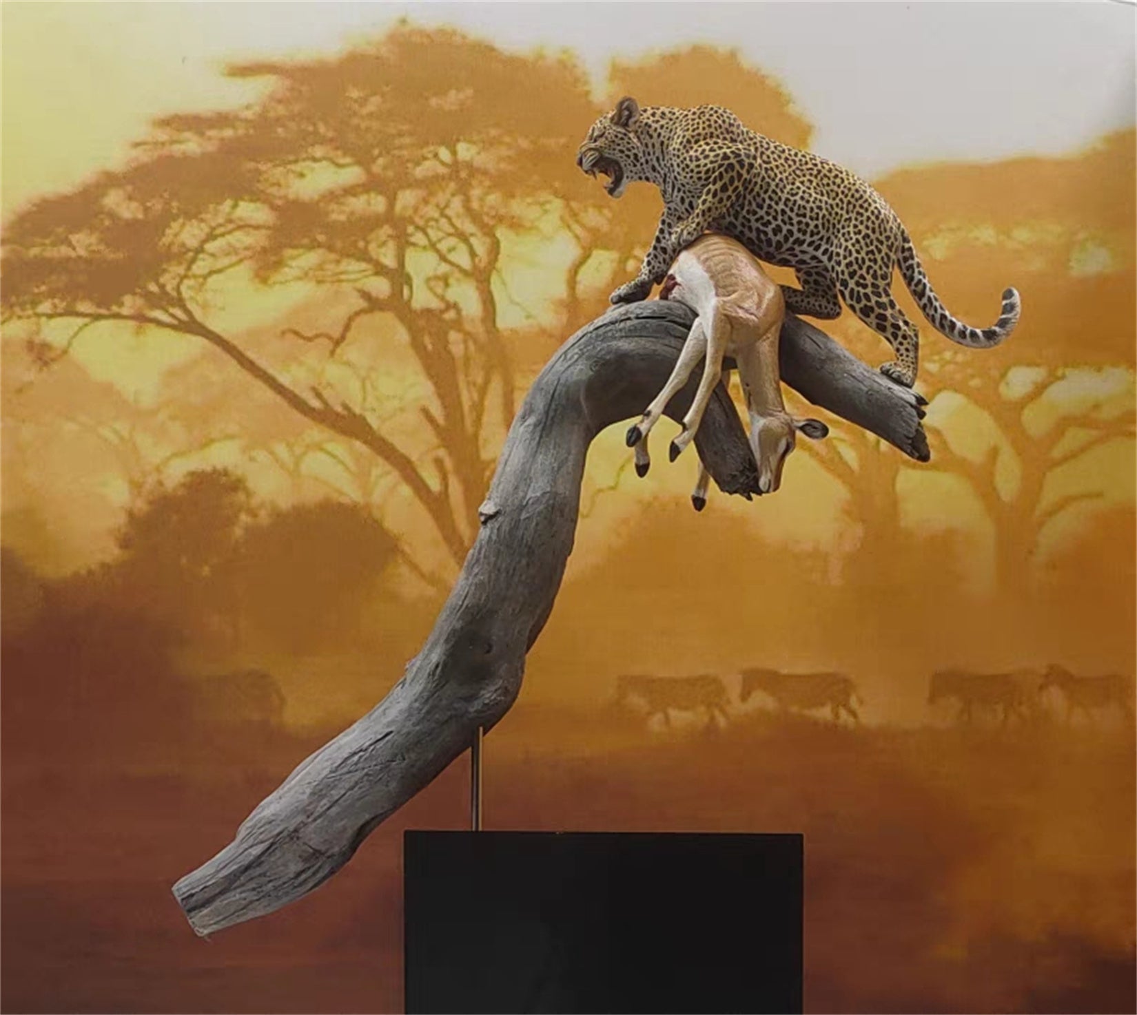 1/18 Scale Leopard Hyena Scene Model