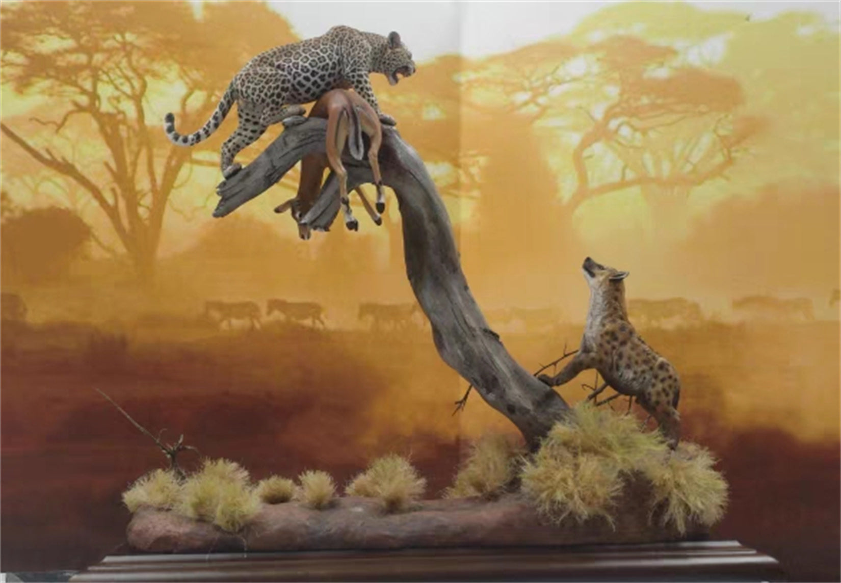 1/18 Scale Leopard Hyena Scene Model