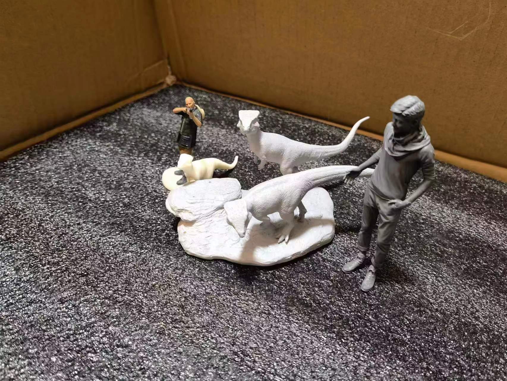 1:20 Scale Homealocephale Scene Model Kit