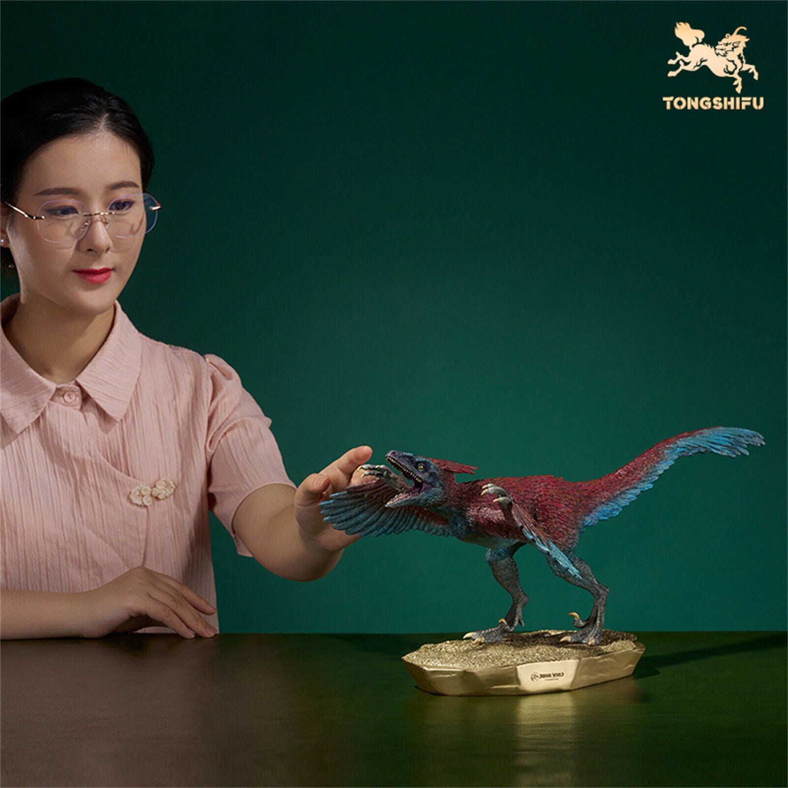 TONGSHIFU 1/5 Pyroraptor Olympius Model