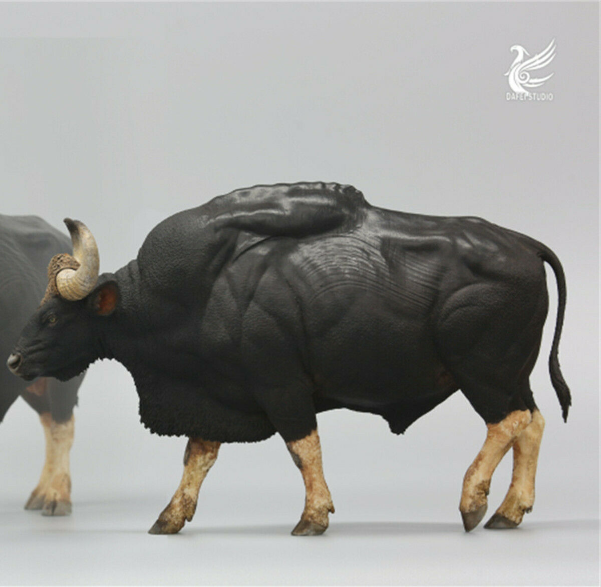 Dafei Bos Frontalis Scene Statue