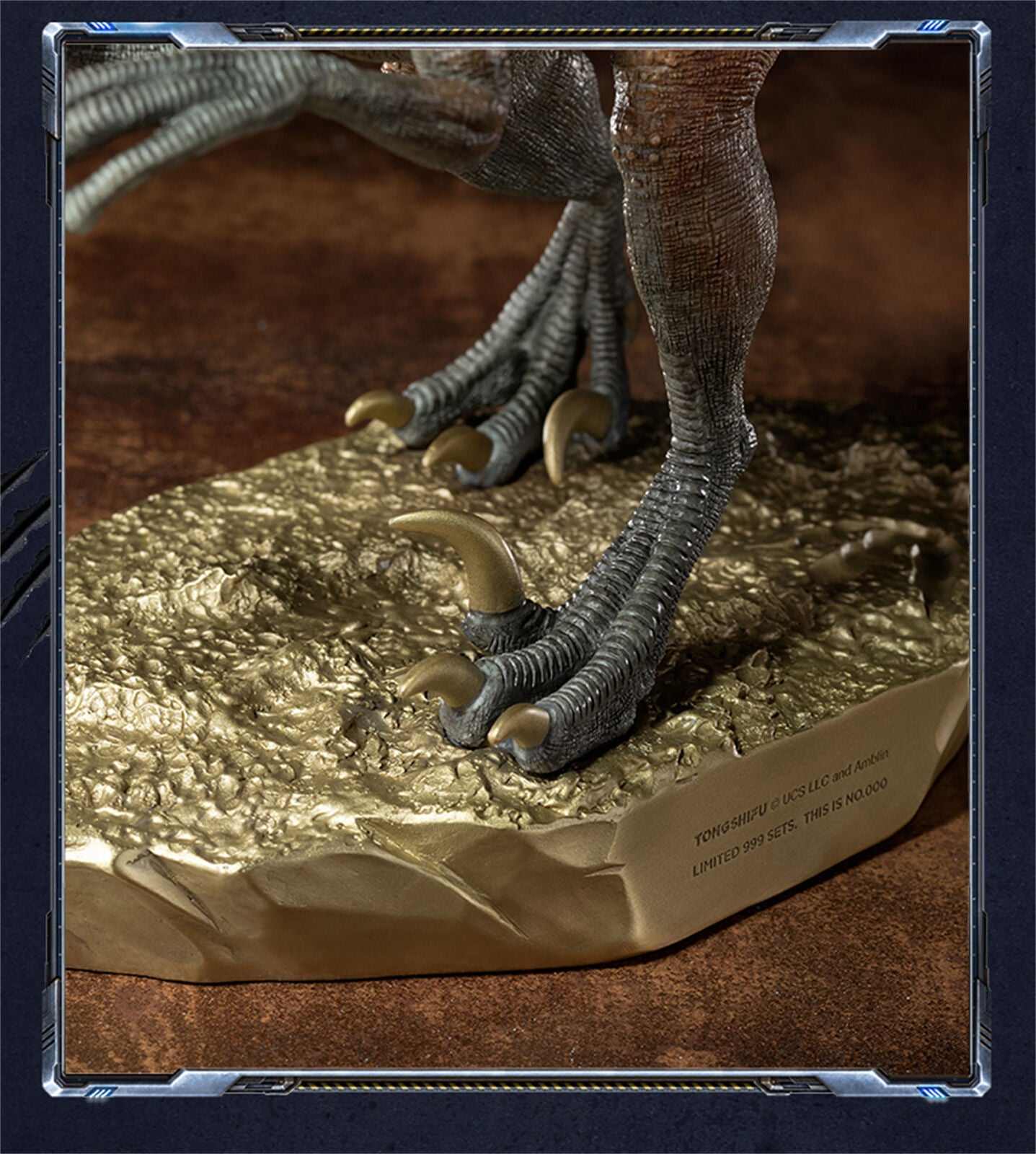 TONGSHIFU 1/8 Atrociraptor Model