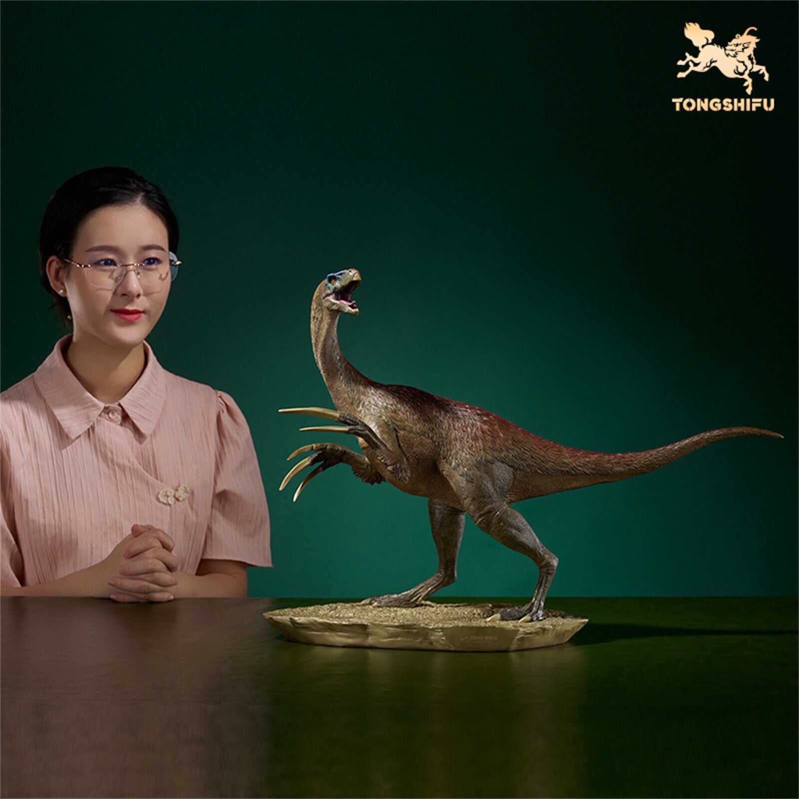 TONGSHIFU 1/18 Therizinosaurus Model