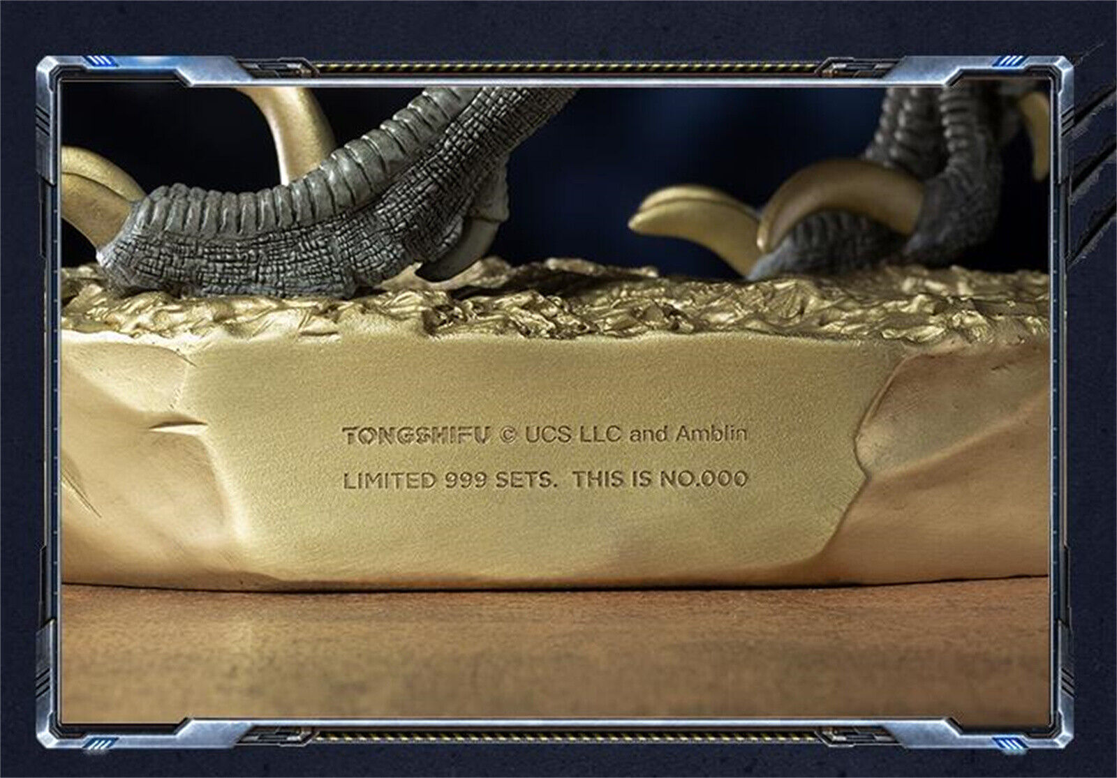 TONGSHIFU 1/8 Atrociraptor Model