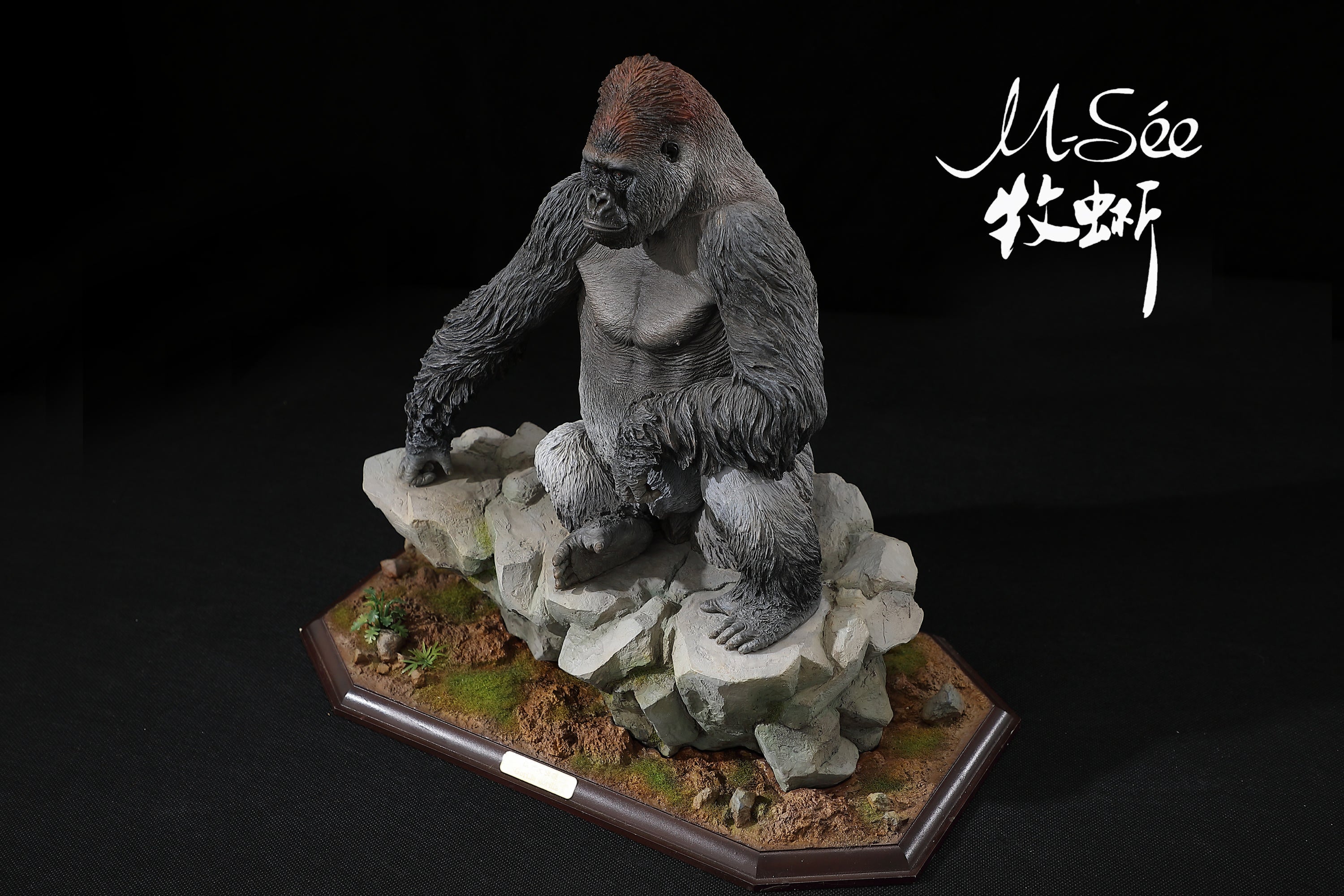 MuSee 1/6 Male Silverback Gorilla Scene Statue