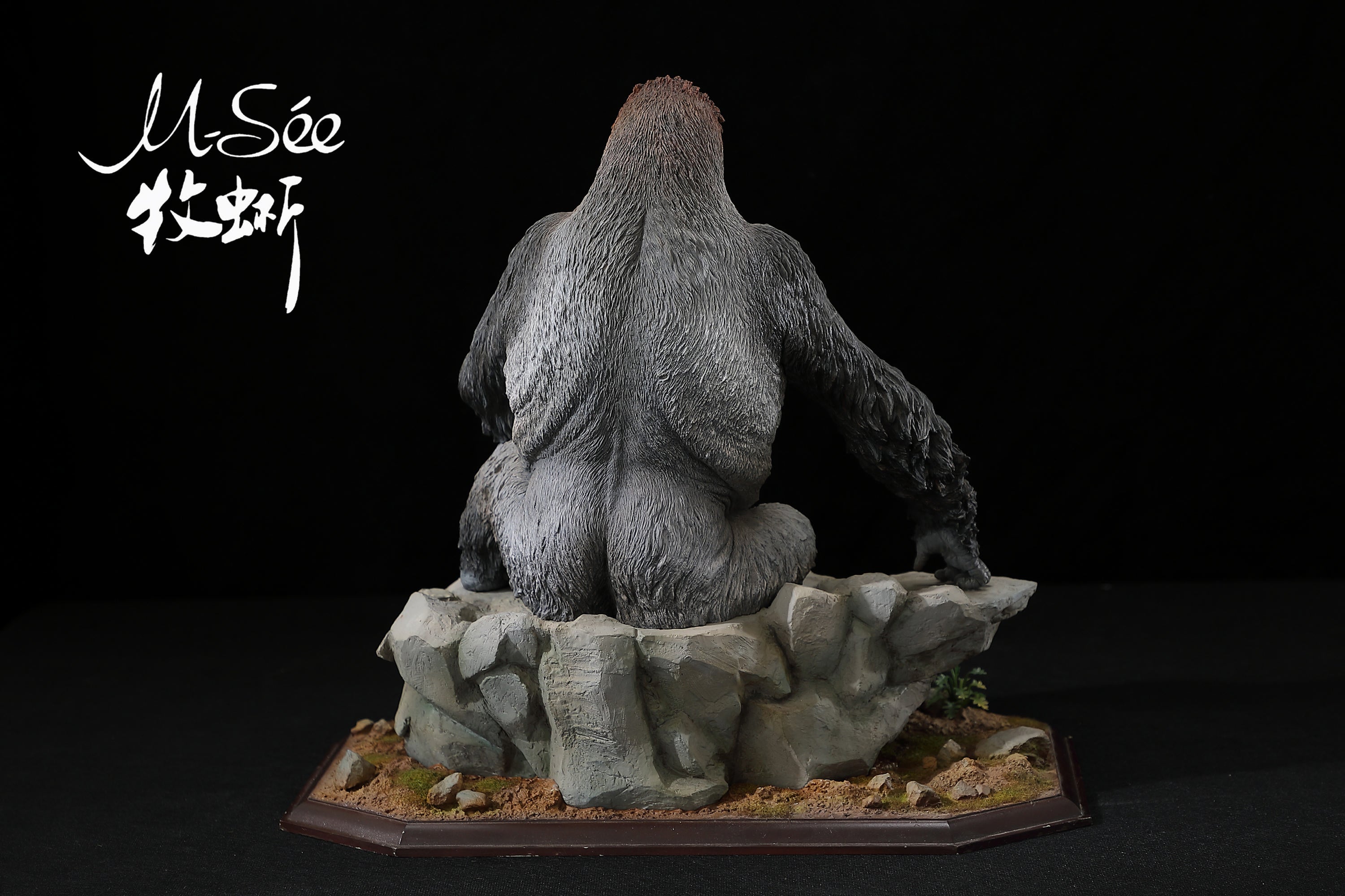 MuSee 1/6 Male Silverback Gorilla Scene Statue