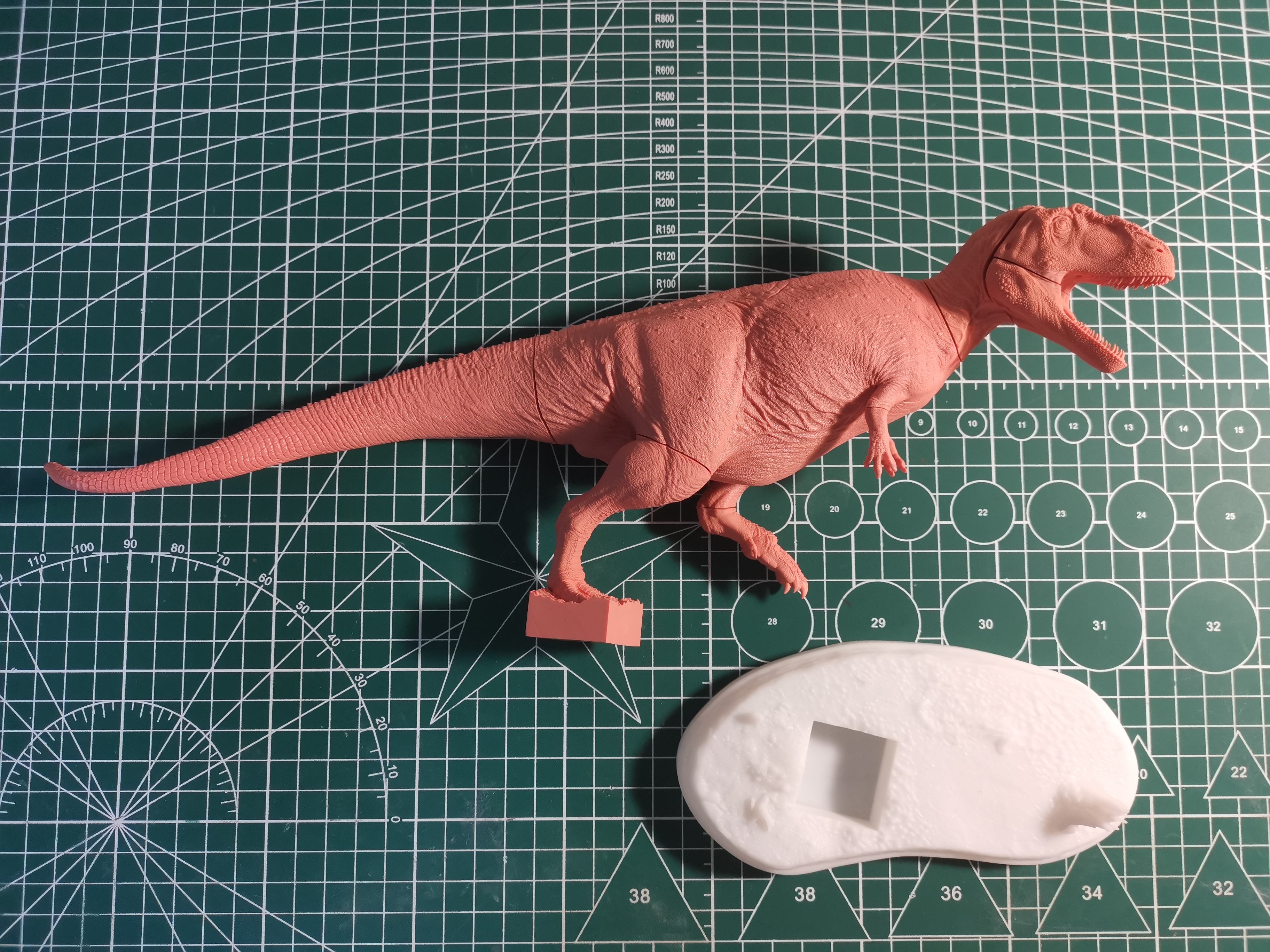 1/35 Mapusaurus Statue Unpainted Kit