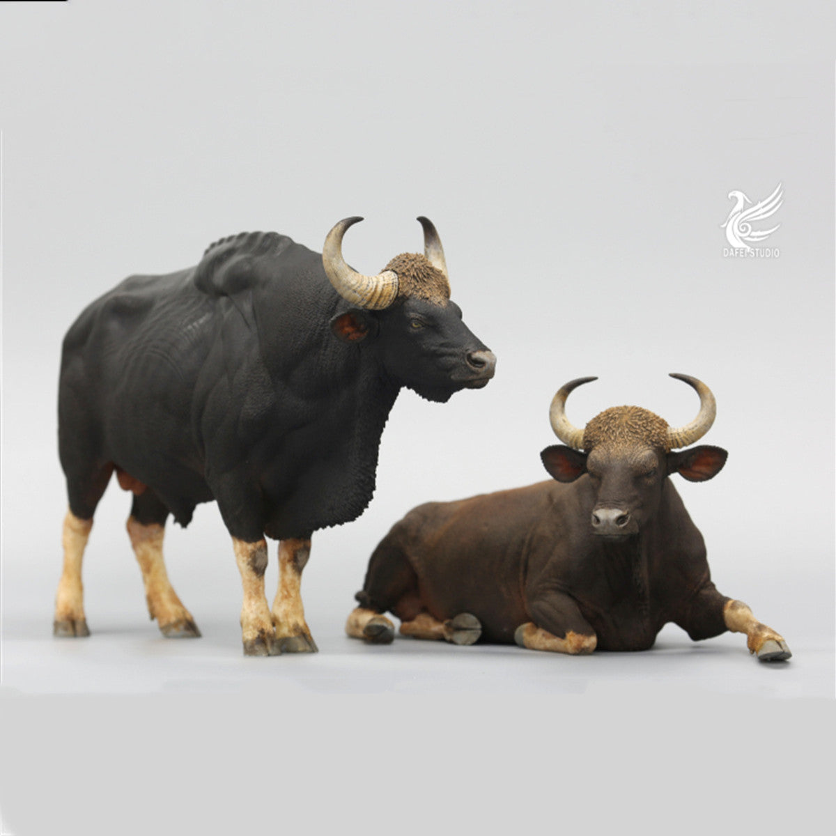 Dafei Bos Frontalis Scene Statue