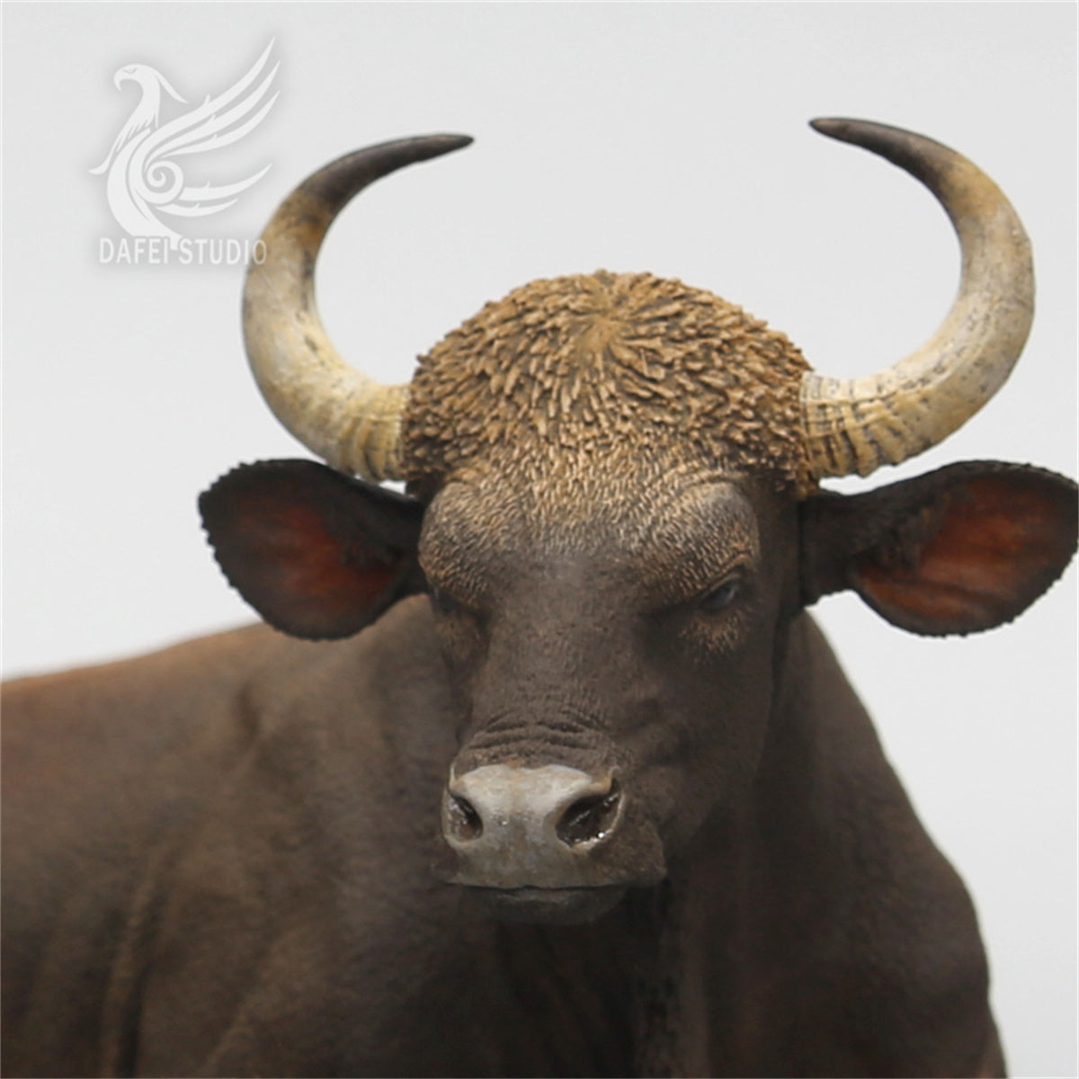 Dafei Bos Frontalis Scene Statue