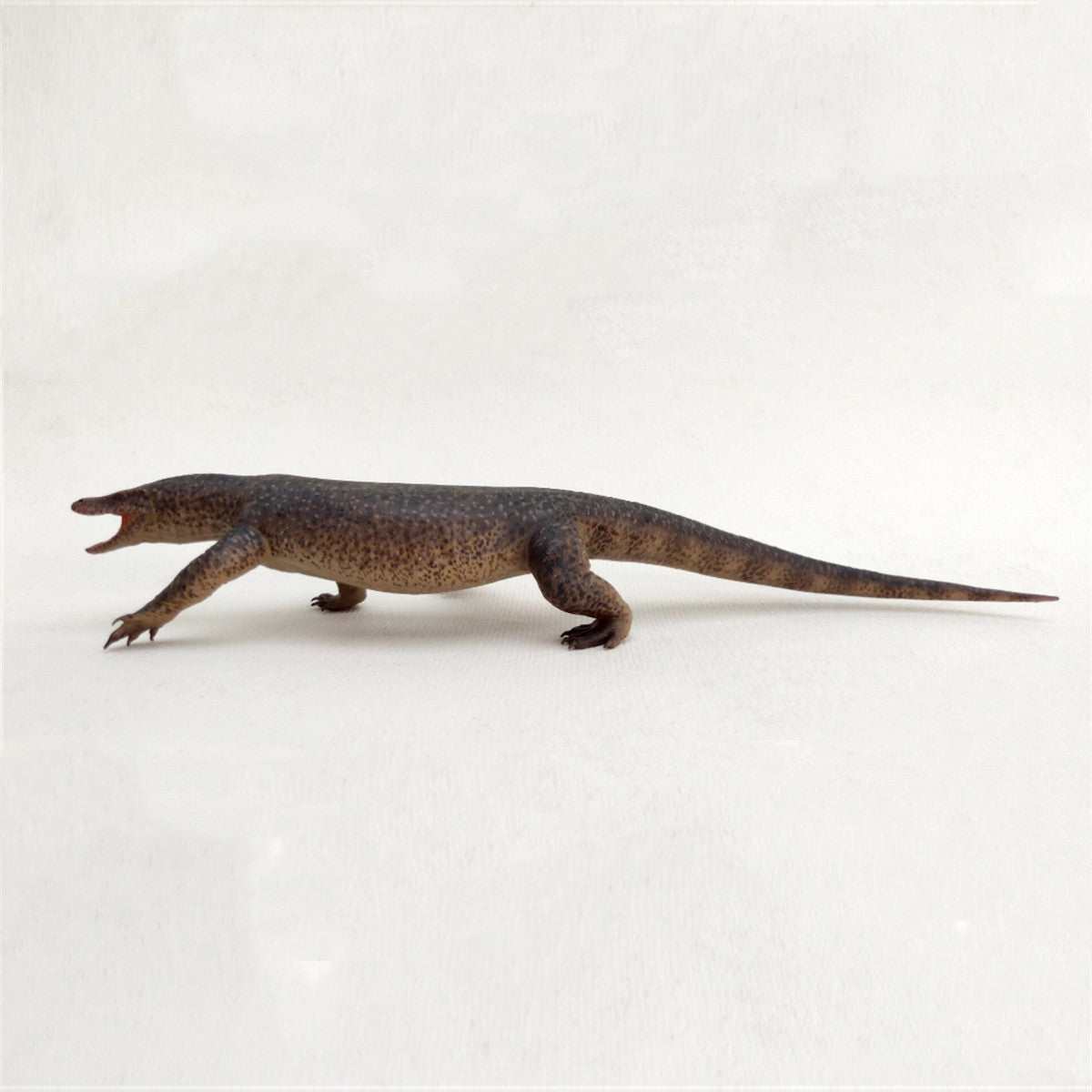 Rheic 1/35 Varanus Poesty Model