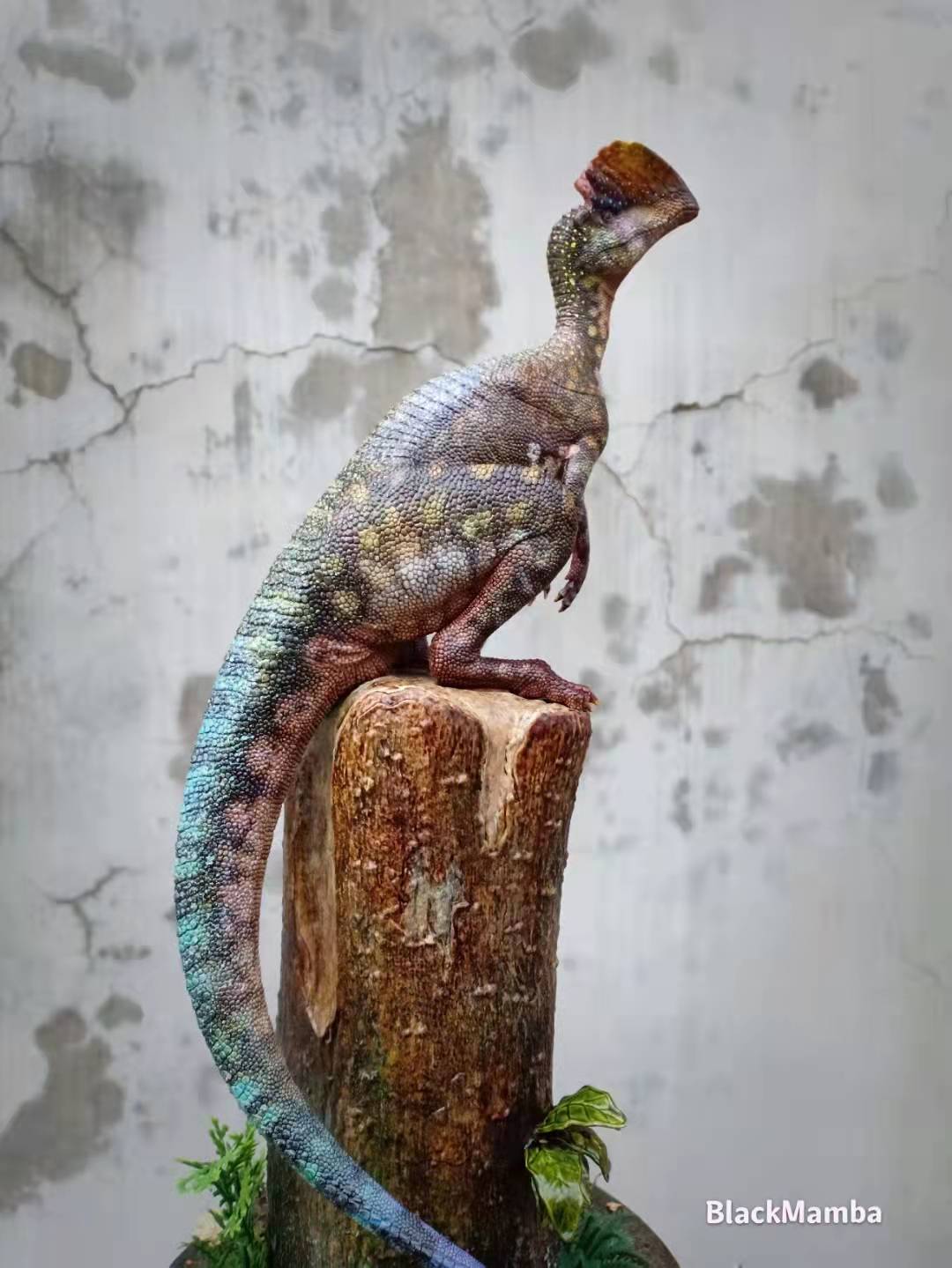 Dilophosaurus Scene Model Kit