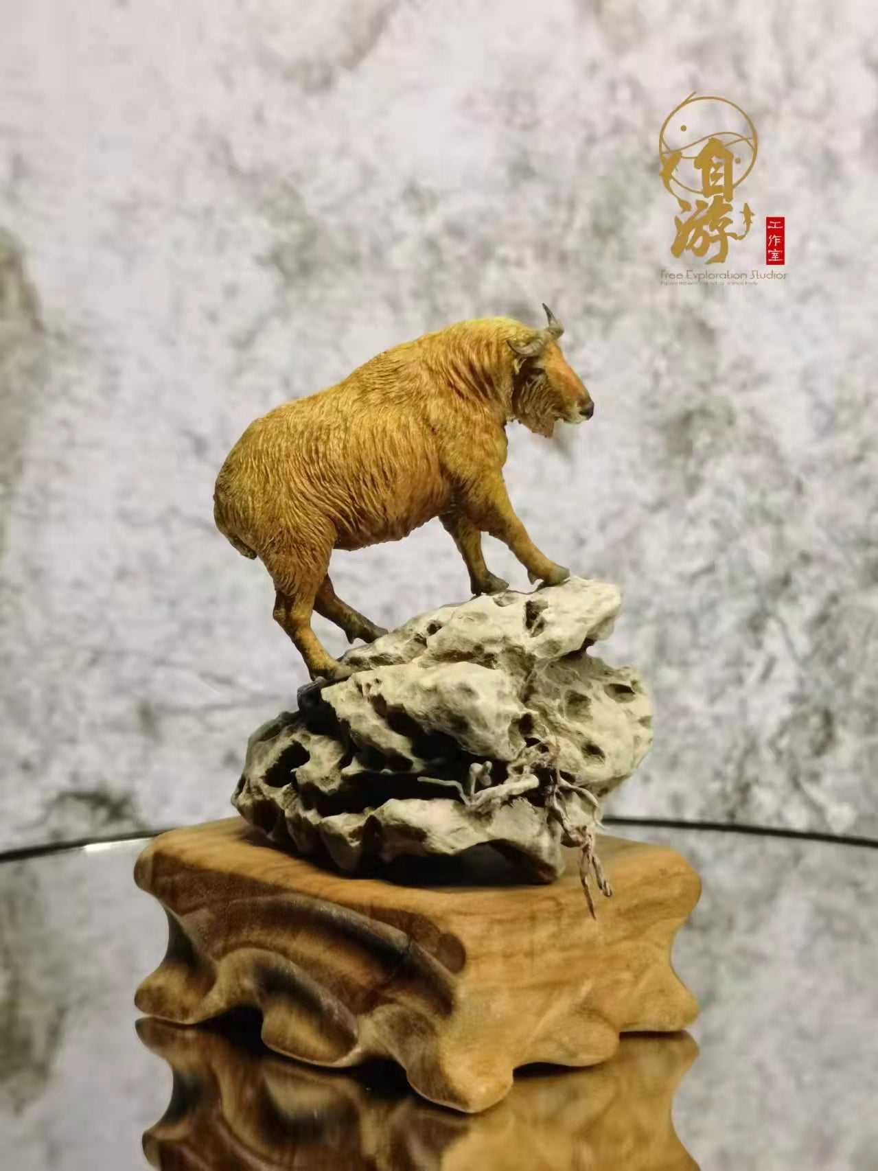 Budarcas taxicolor Sichuan Takin Model Kit