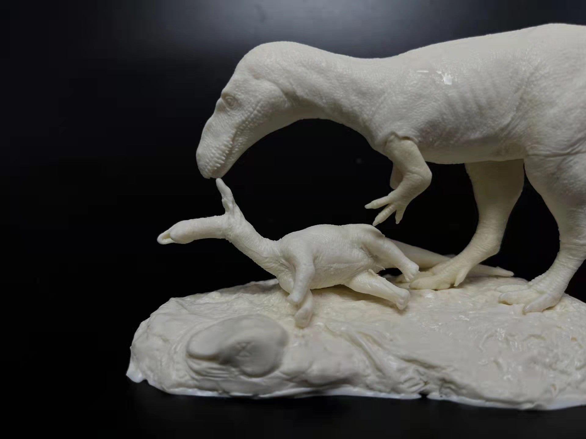 1/35 Scale Megalosaurus Hunt Cetiosaurus Cub Model Kit