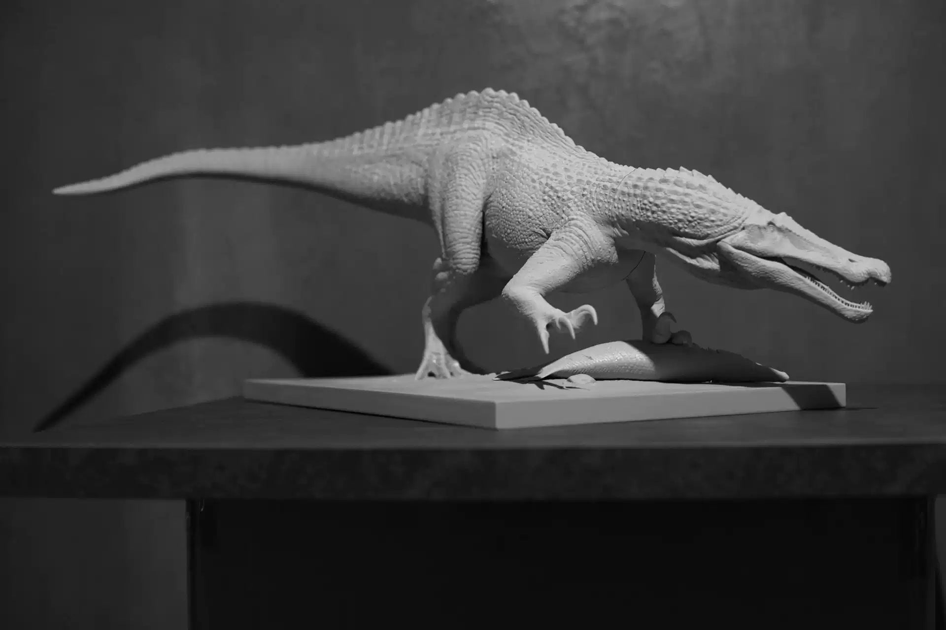 CROSS COLOR 1/15 Suchomimus Model Unpainted Kit